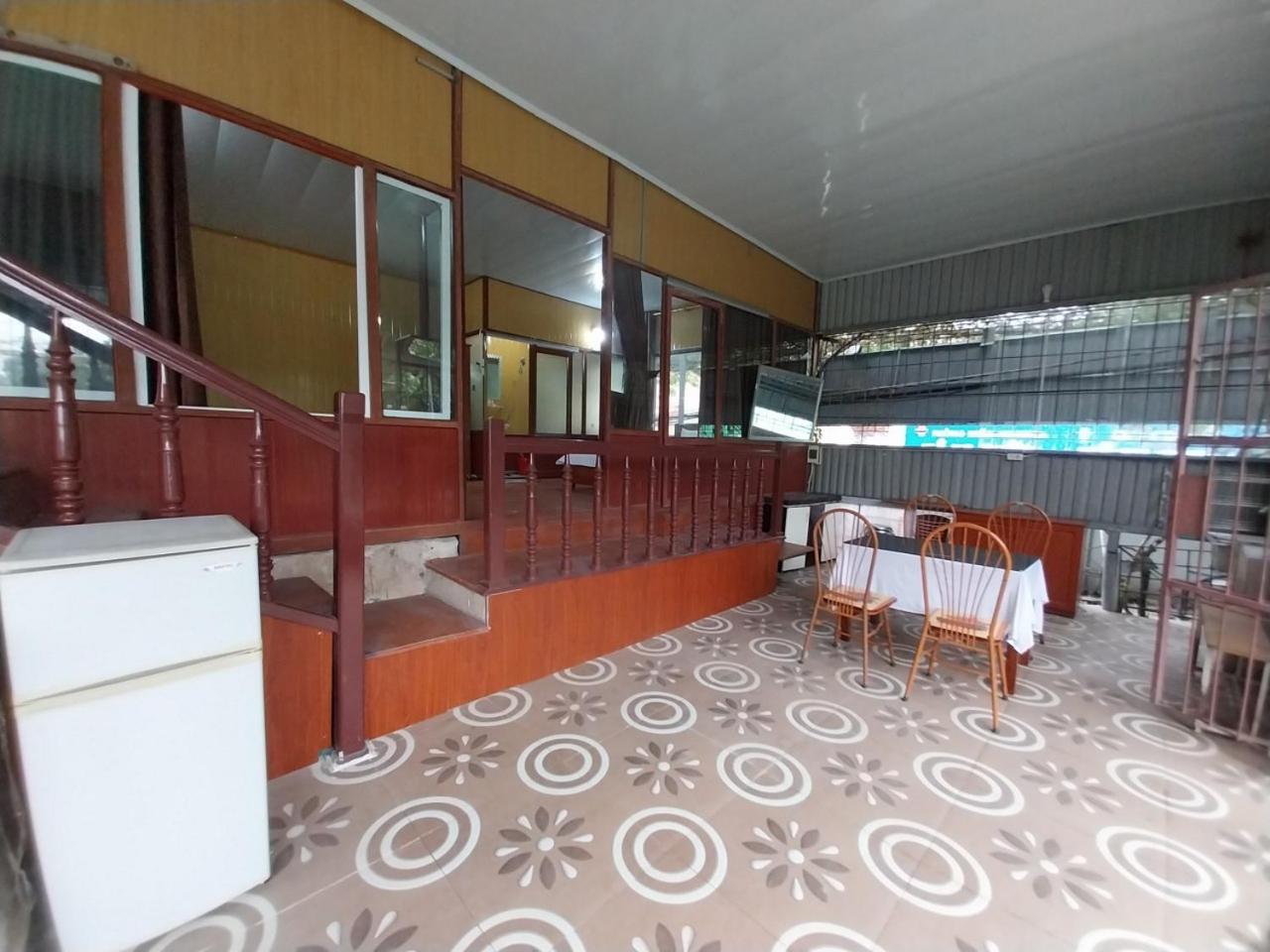 Family Room - Photo 17