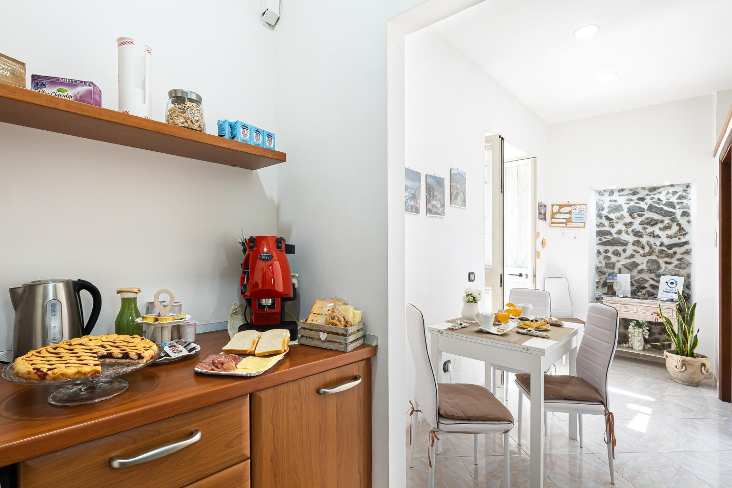 Double Room with Balcony (3 Adults) - Photo 32