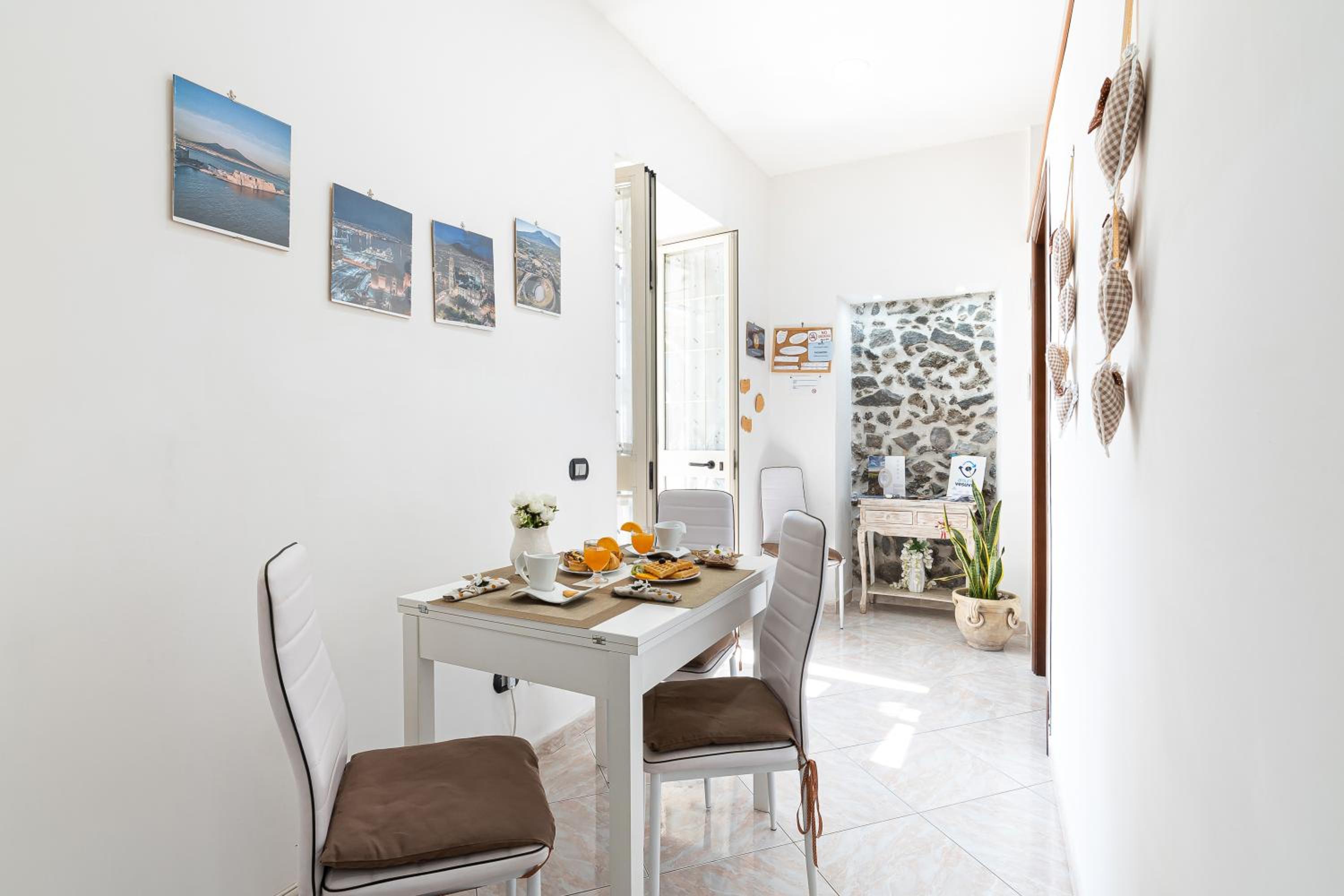 Double Room with Balcony (3 Adults) - Photo 31