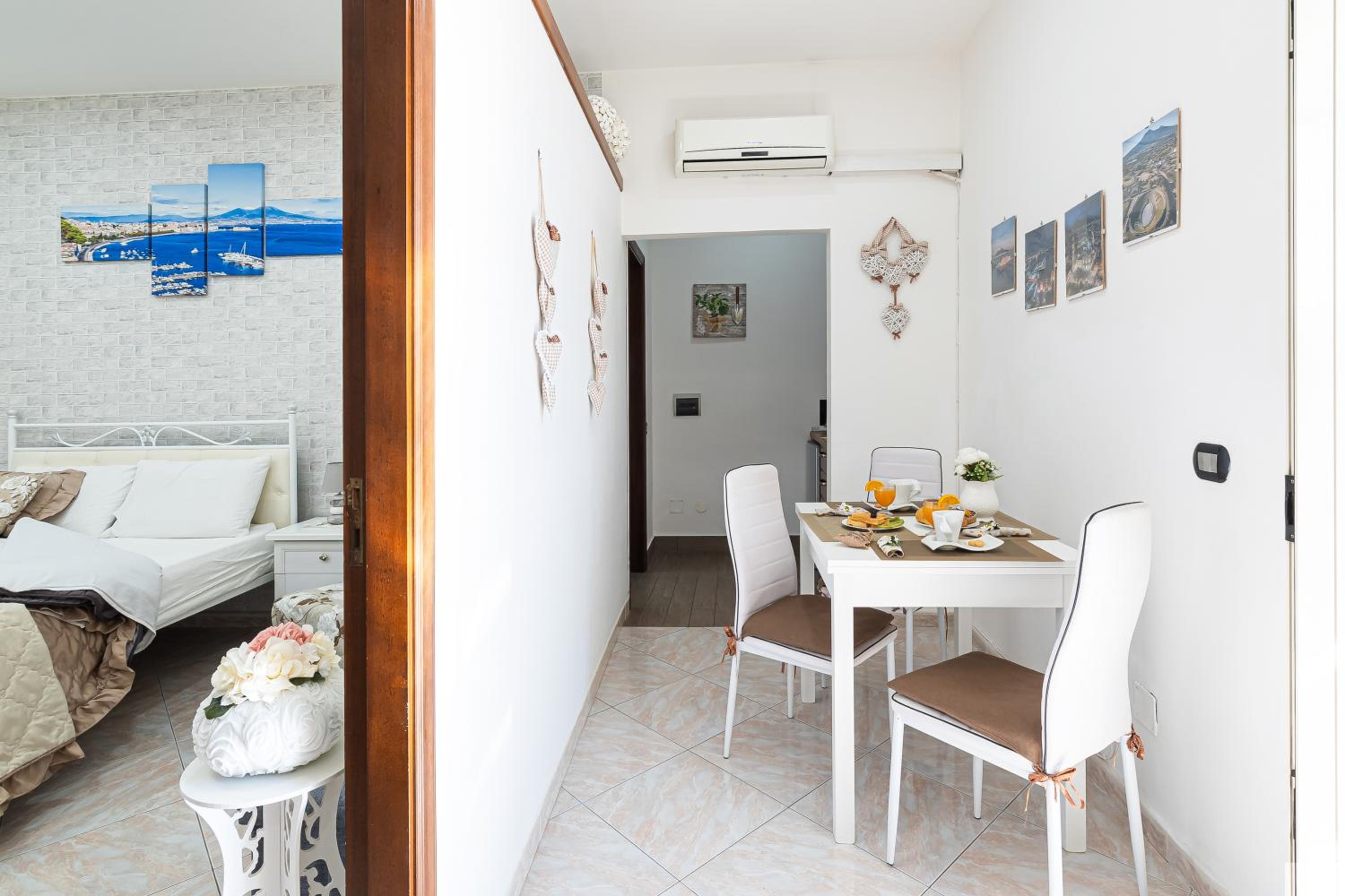Double Room with Balcony (3 Adults) - Photo 29