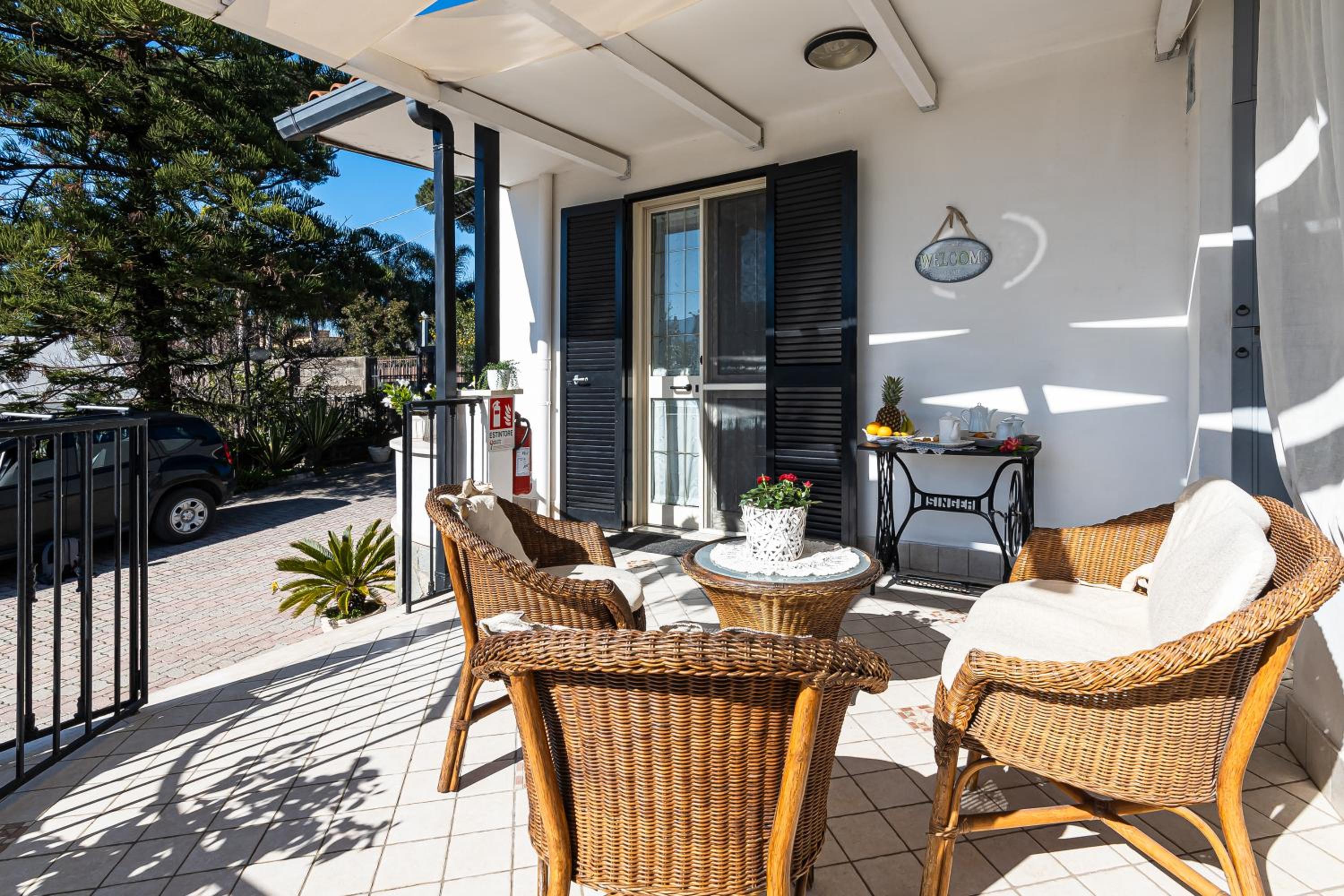 Double Room with Balcony (3 Adults) - Photo 27