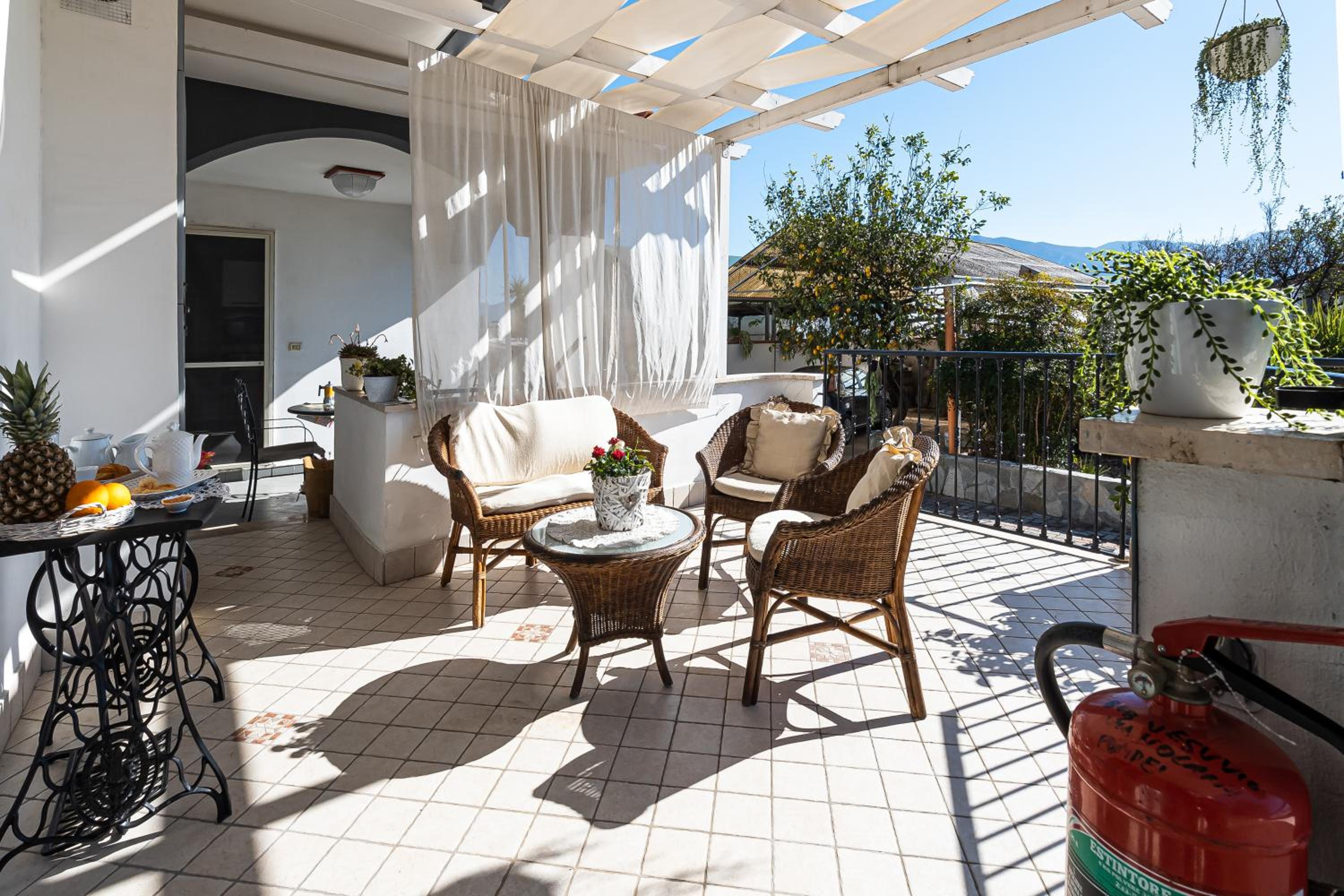 Double Room with Balcony (3 Adults) - Photo 26