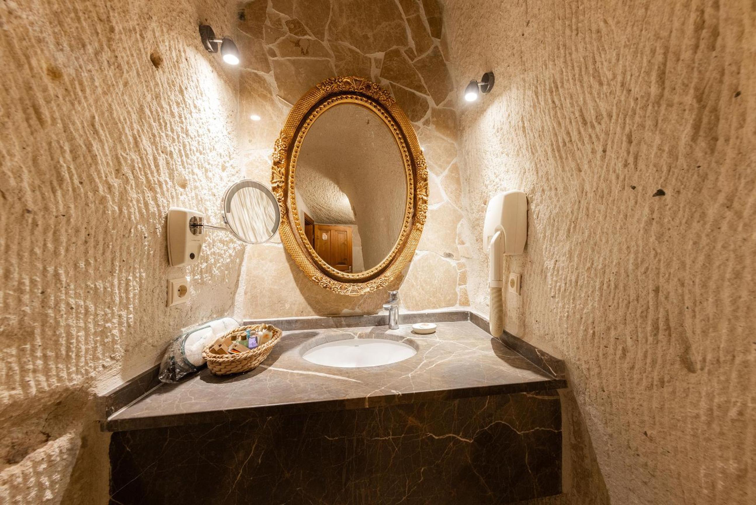 Suite - Photo 2
