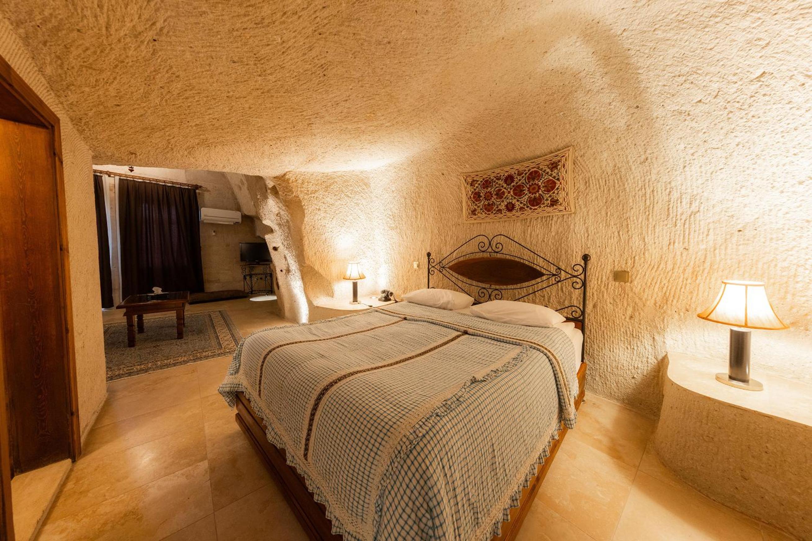 Suite - Photo 3