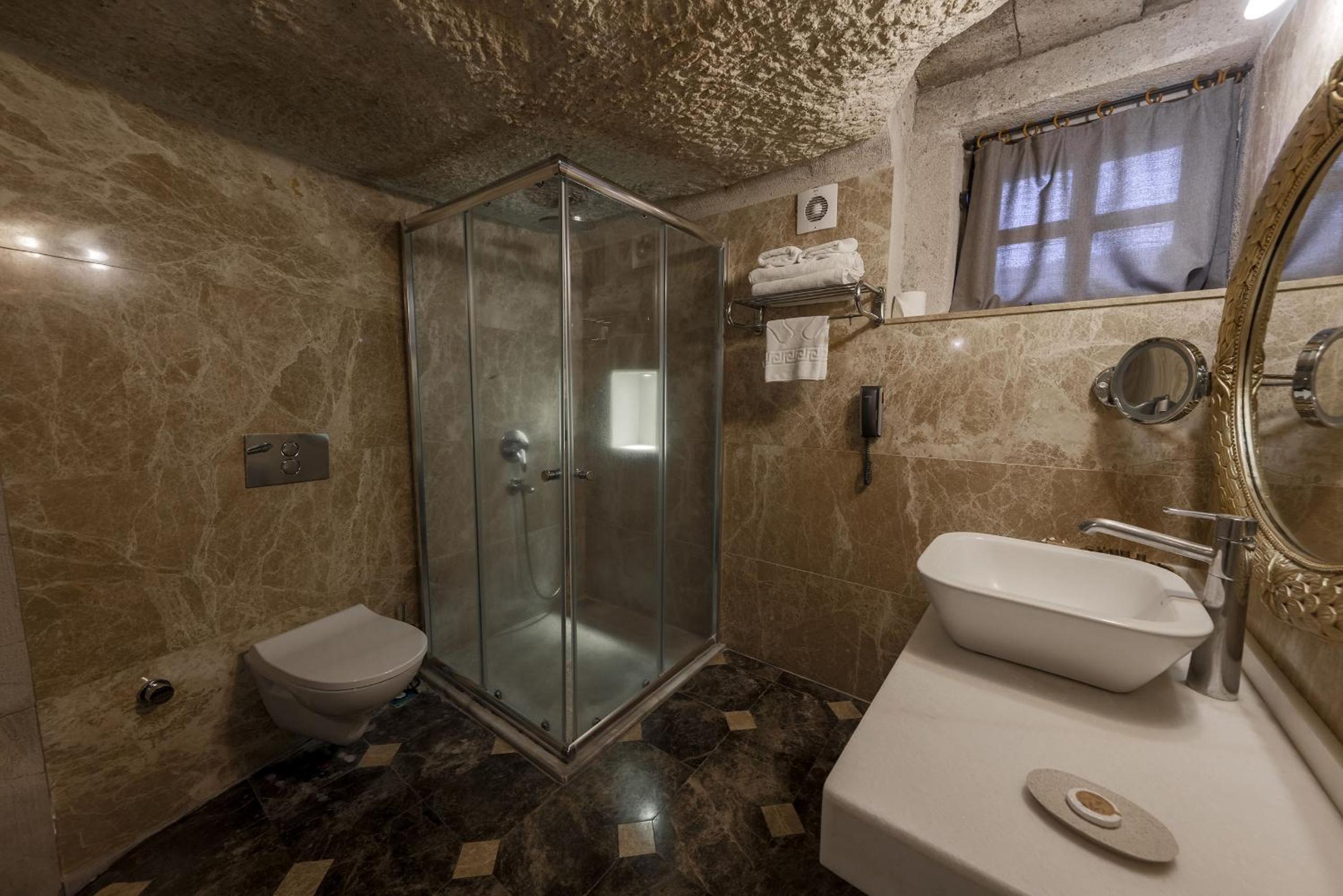 Family Suite - Photo 15