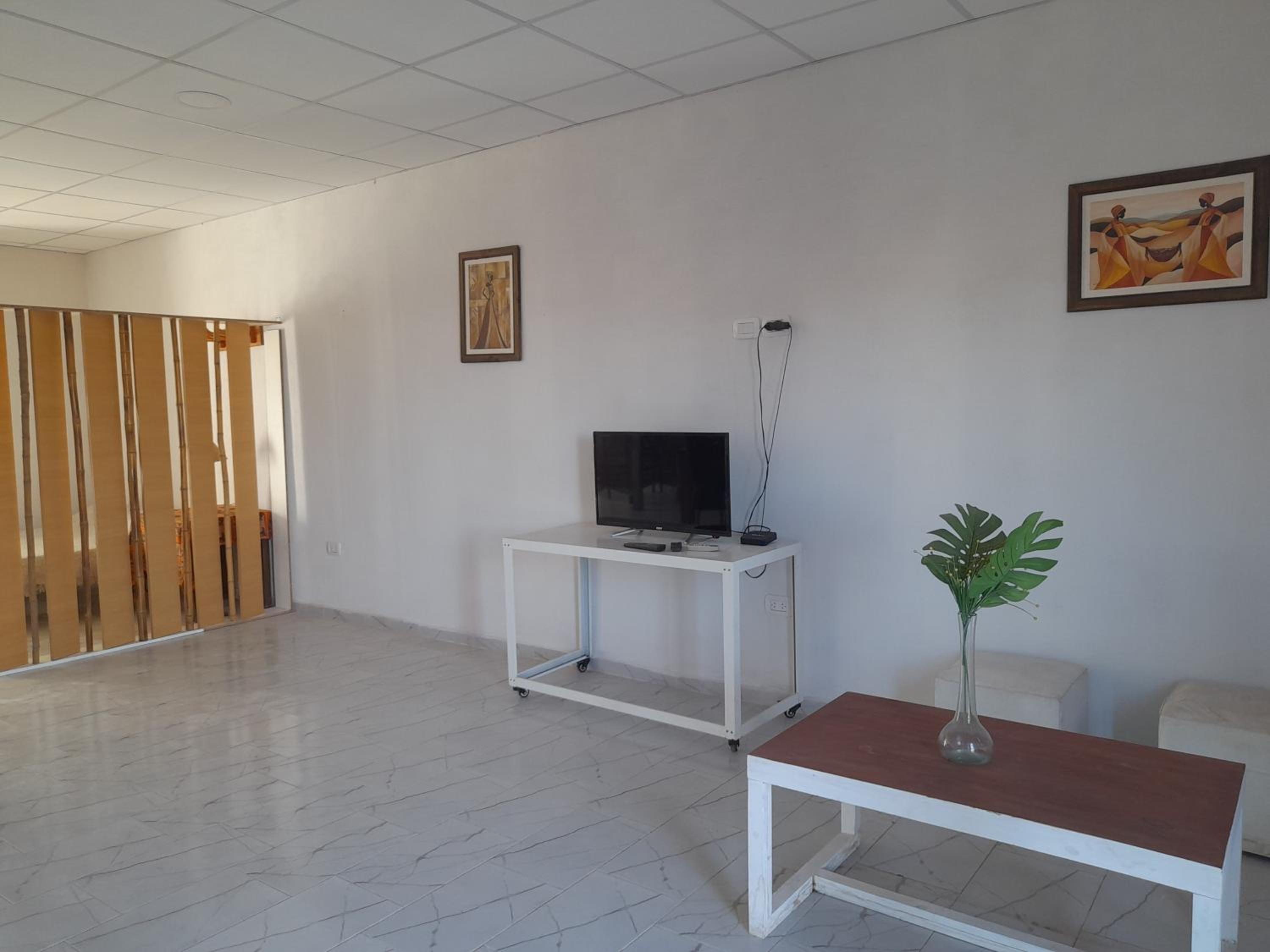 One-Bedroom House photo 1