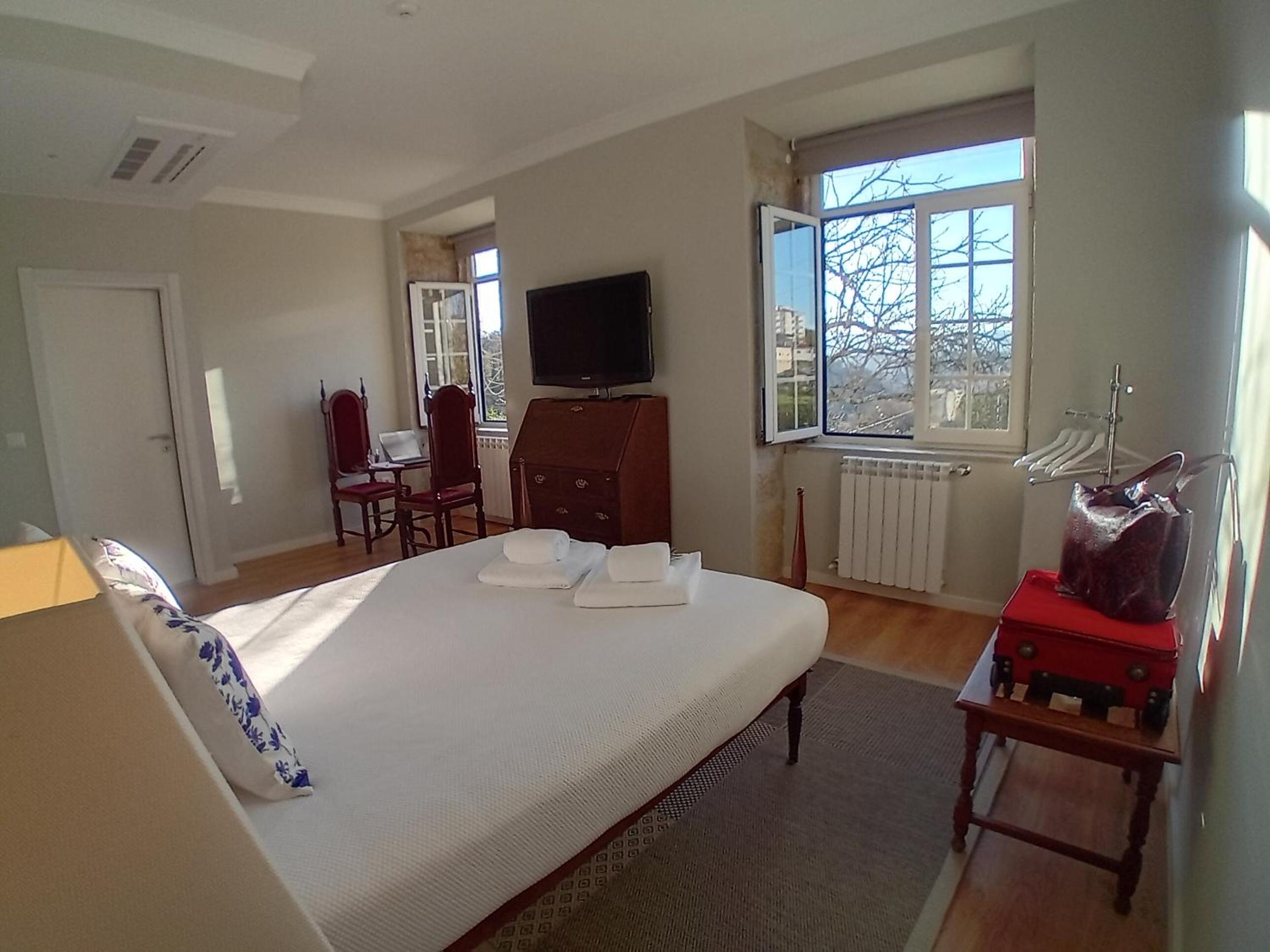 Double Room with Private Bathroom - Photo 5