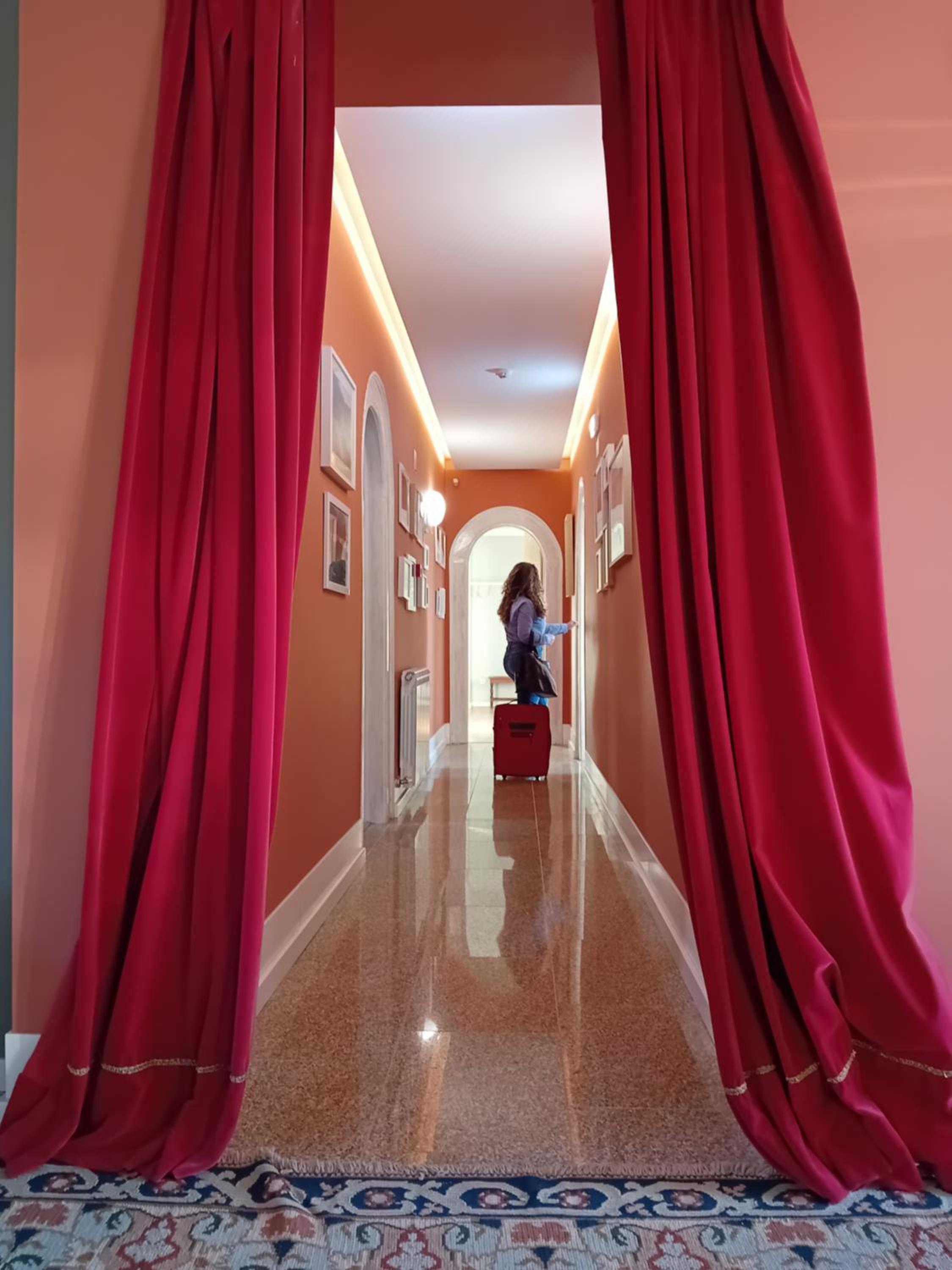 Double Room with Private Bathroom - Photo 9