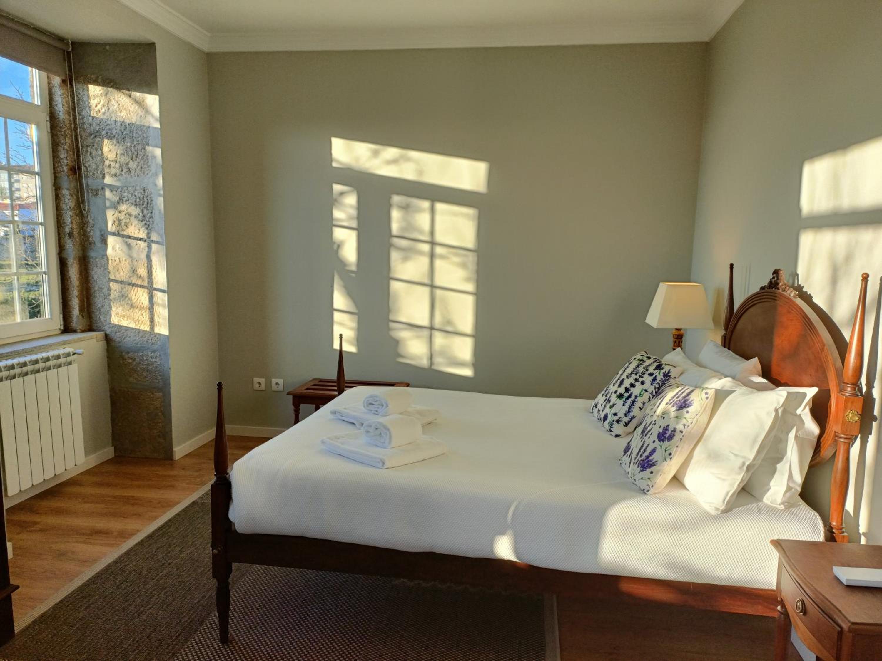 Double Room with Private Bathroom - Photo 2