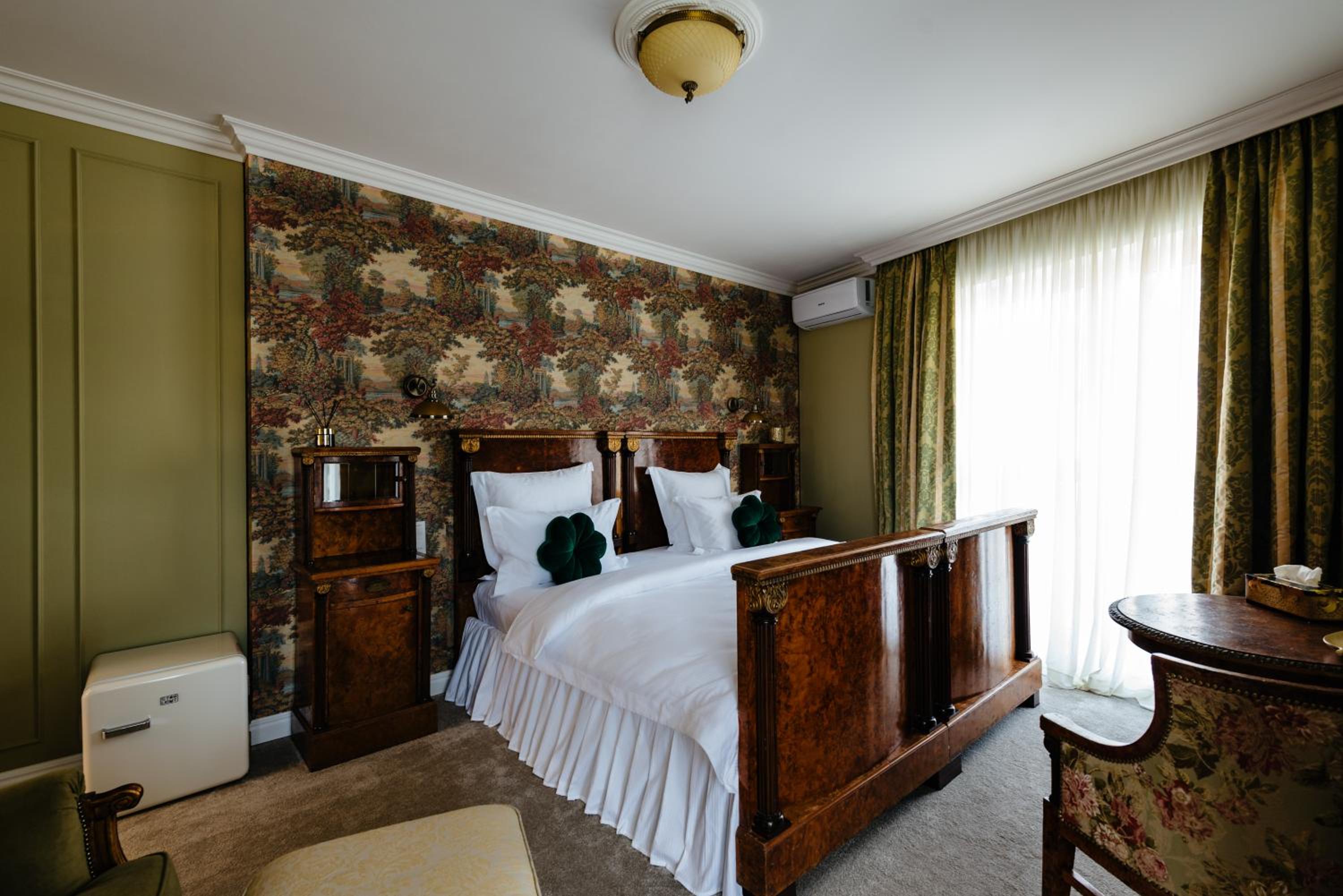 Double Room with Balcony - Photo 4