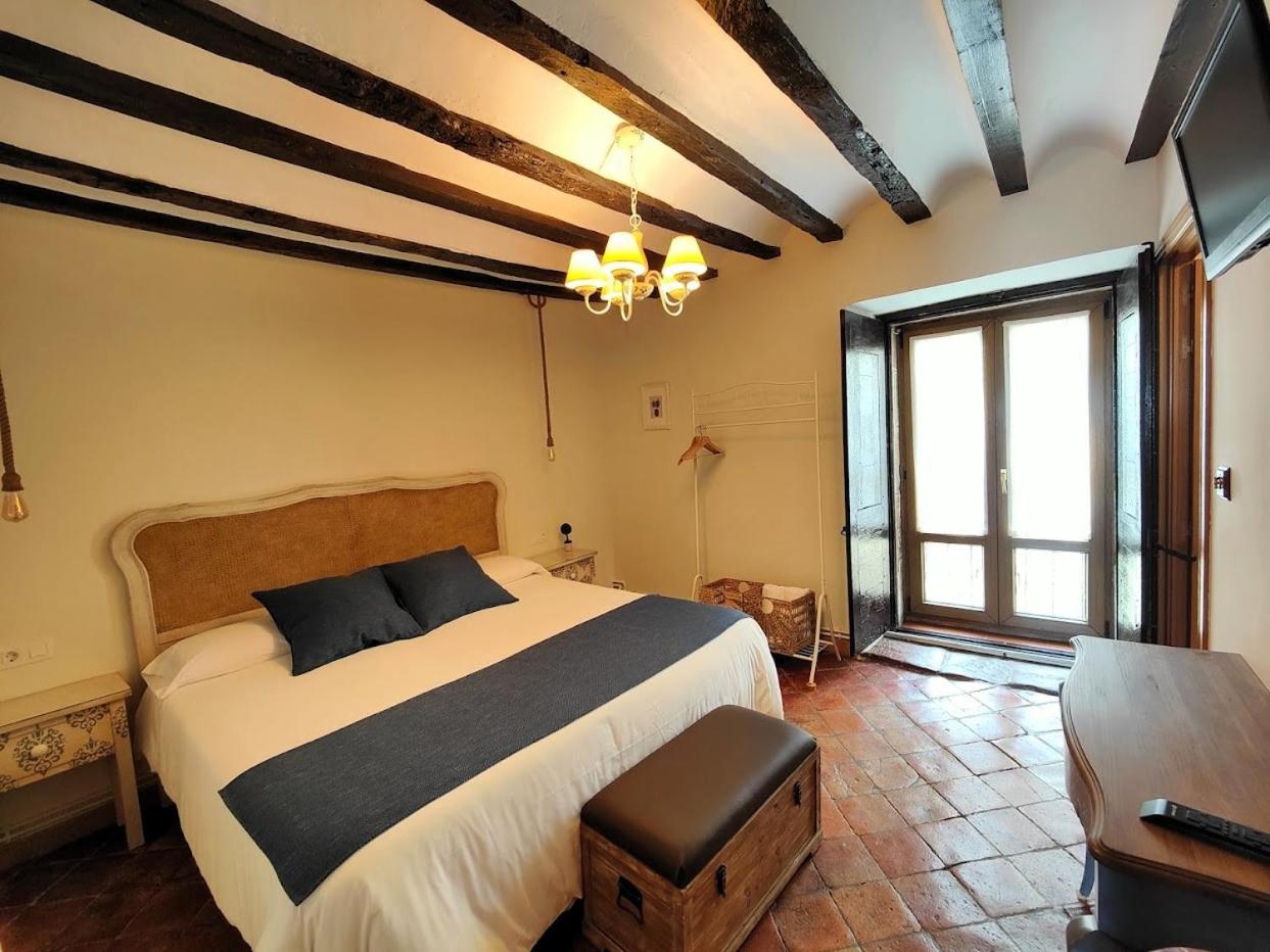 Standard Double or Twin Room photo 3