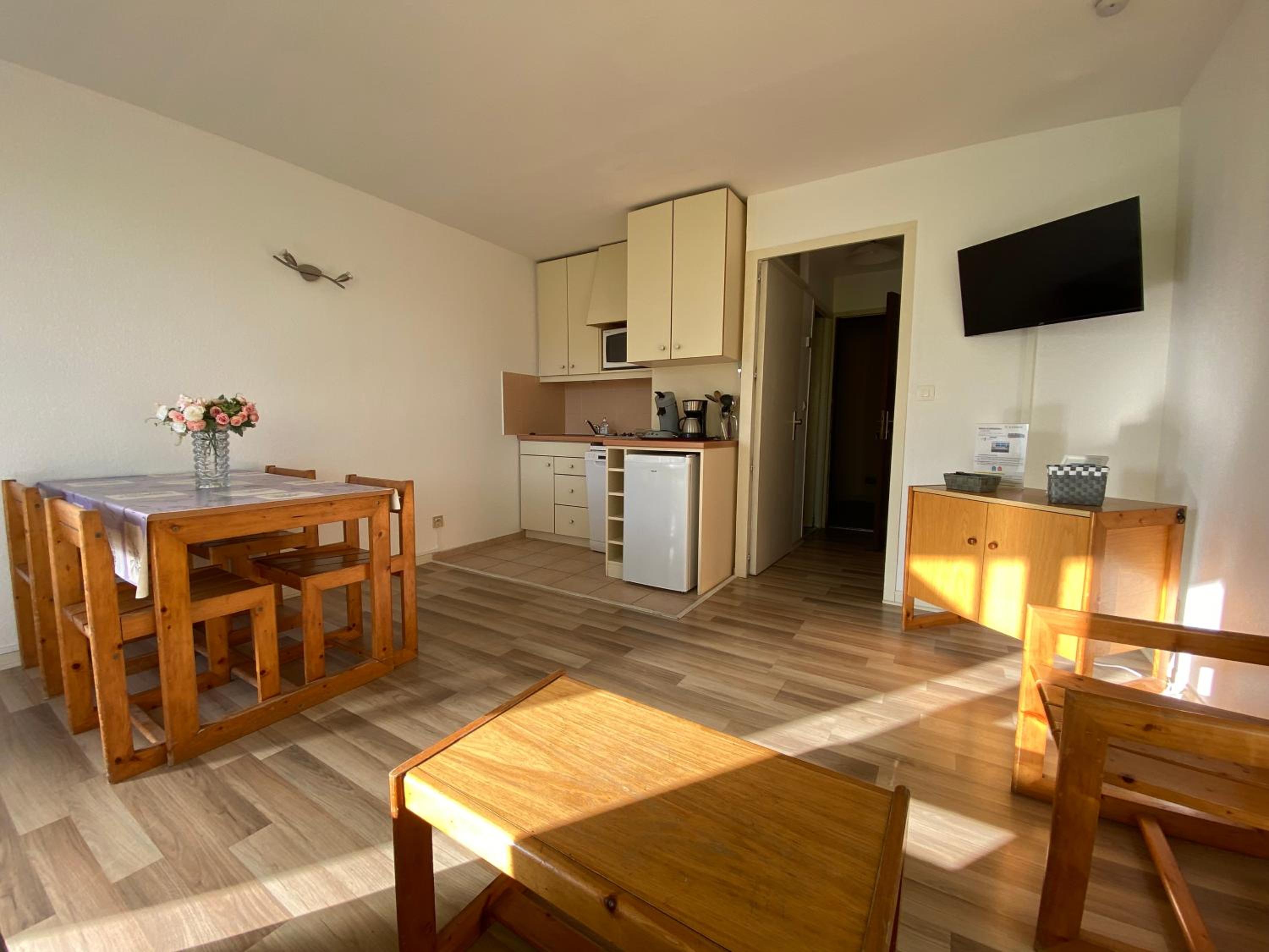 Studio with Park View - Upper Floors
