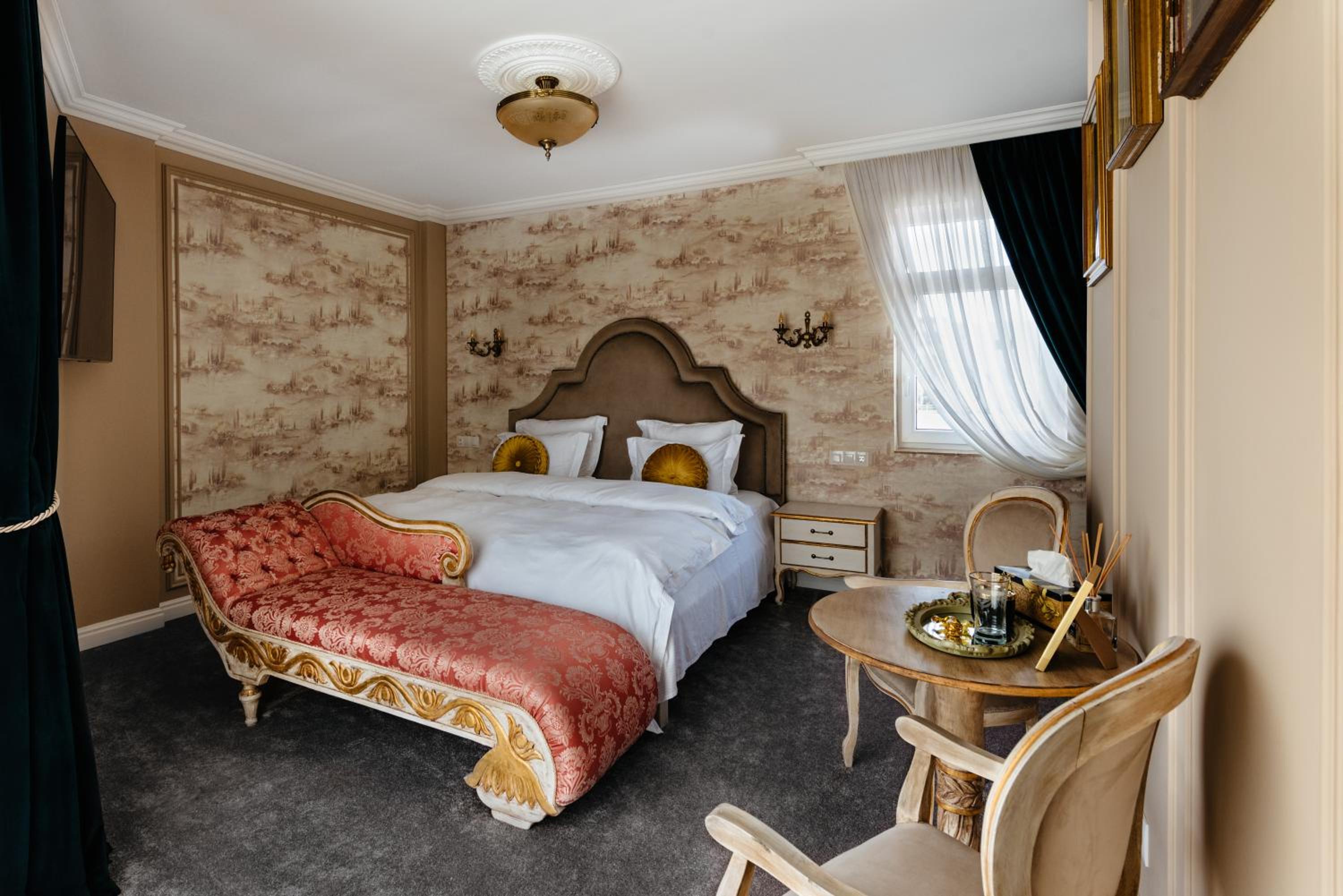 Double Room with Balcony - Photo 5