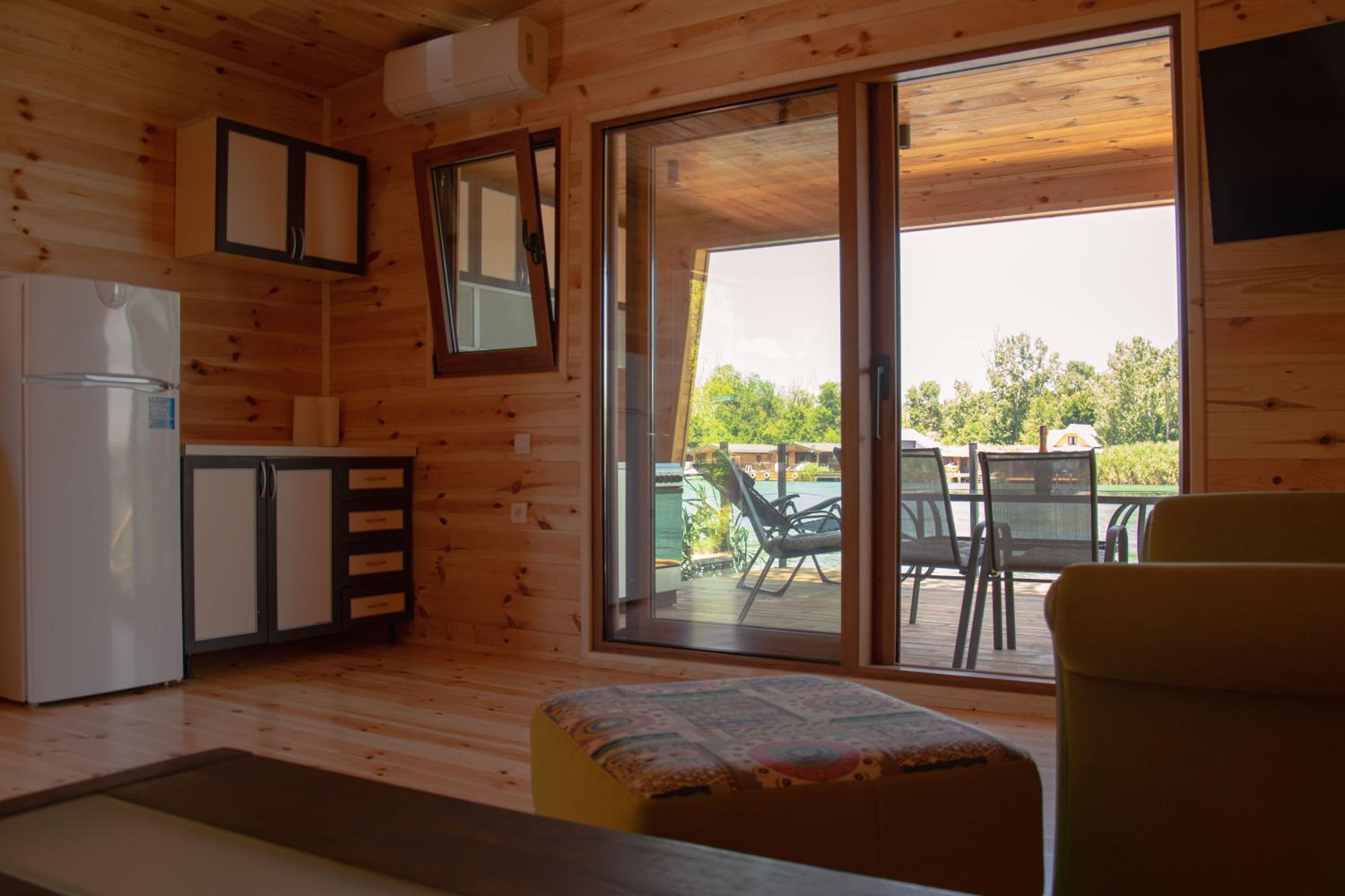 One-Bedroom House photo 3