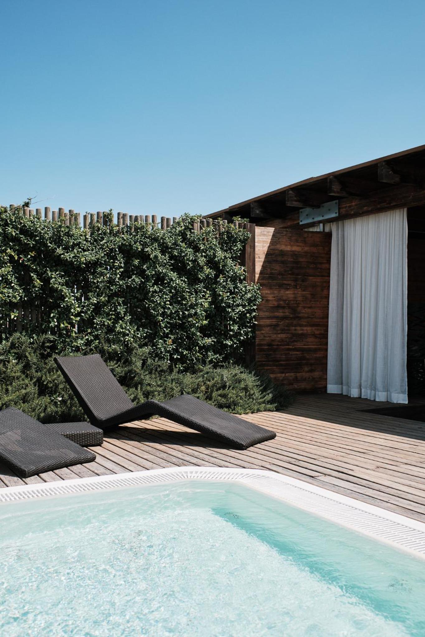 One Bedroom Suite with Swimming Pool at Penthouse