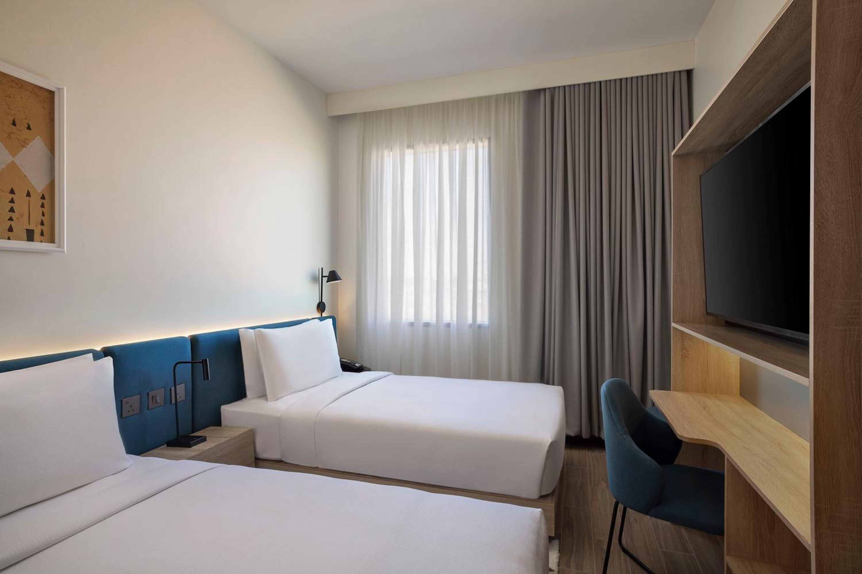 Twin Room - Photo 11