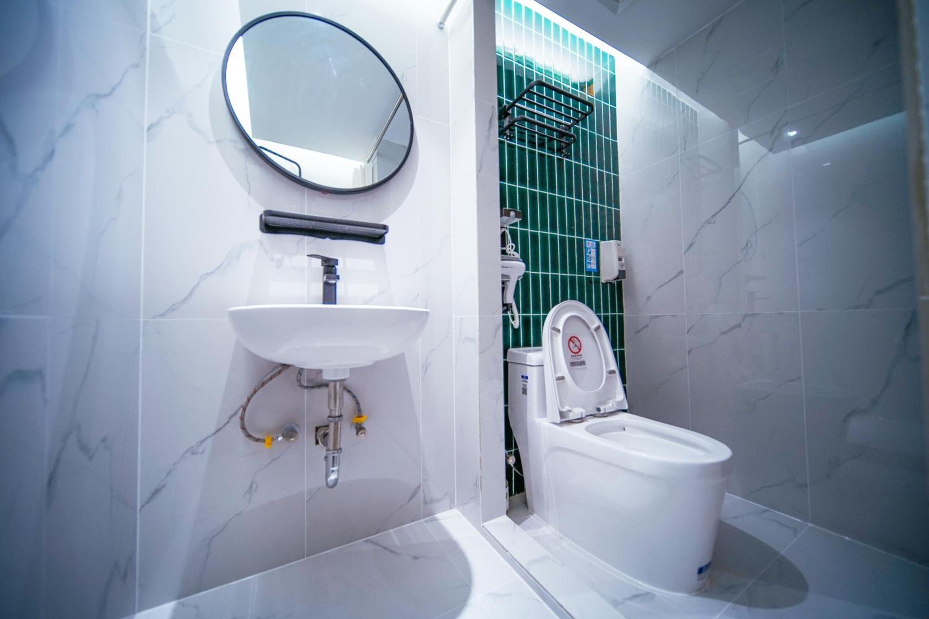 Comfort Twin Room with Private Bathroom - Photo 6