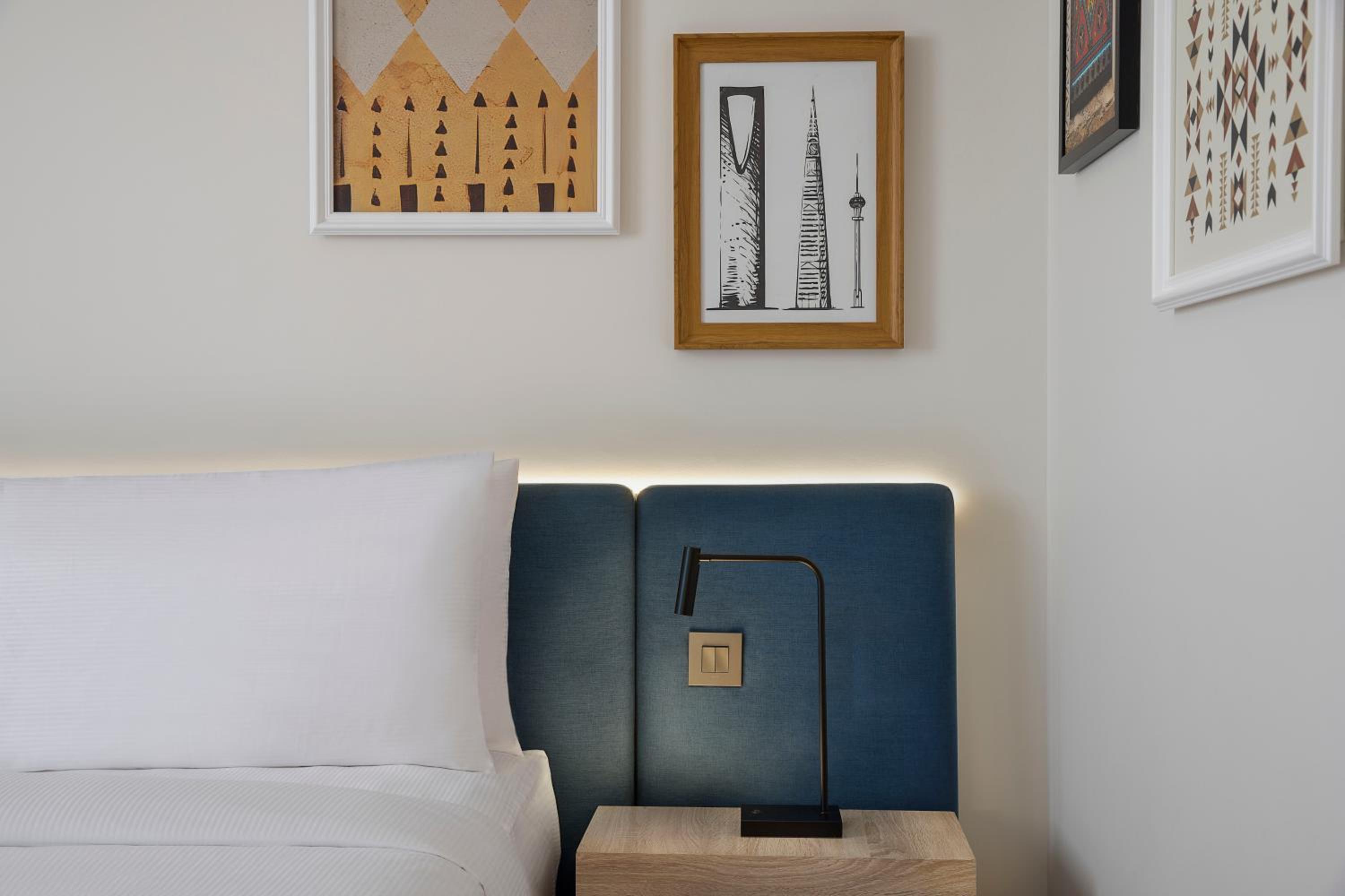 King Room - Mobility Accessible  - Photo 8
