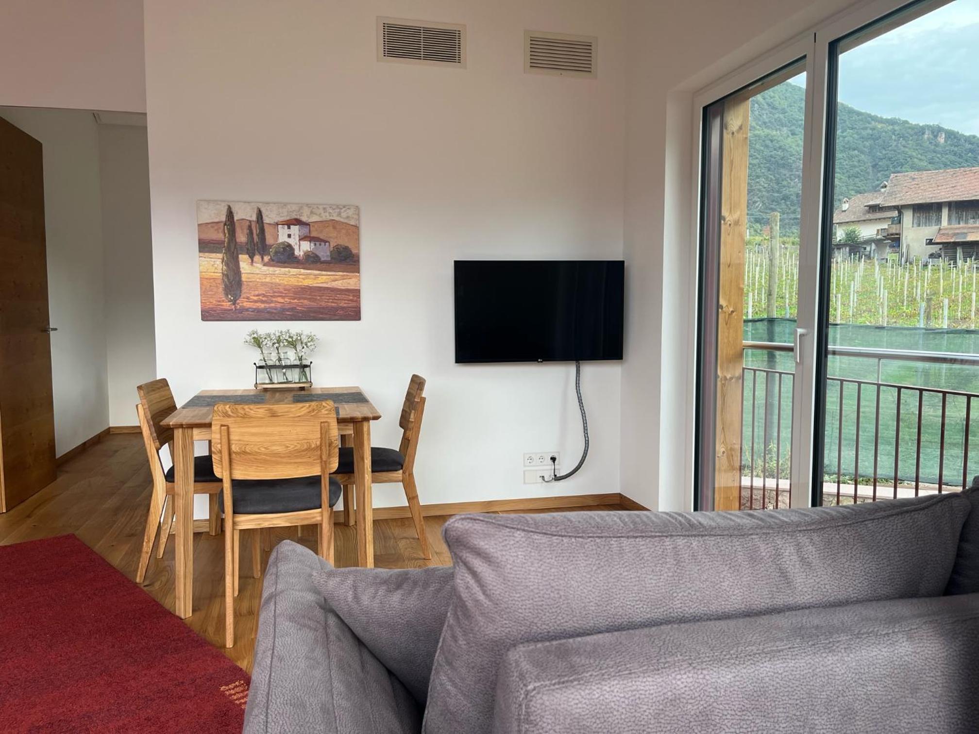 Superior One-Bedroom Apartment photo 1