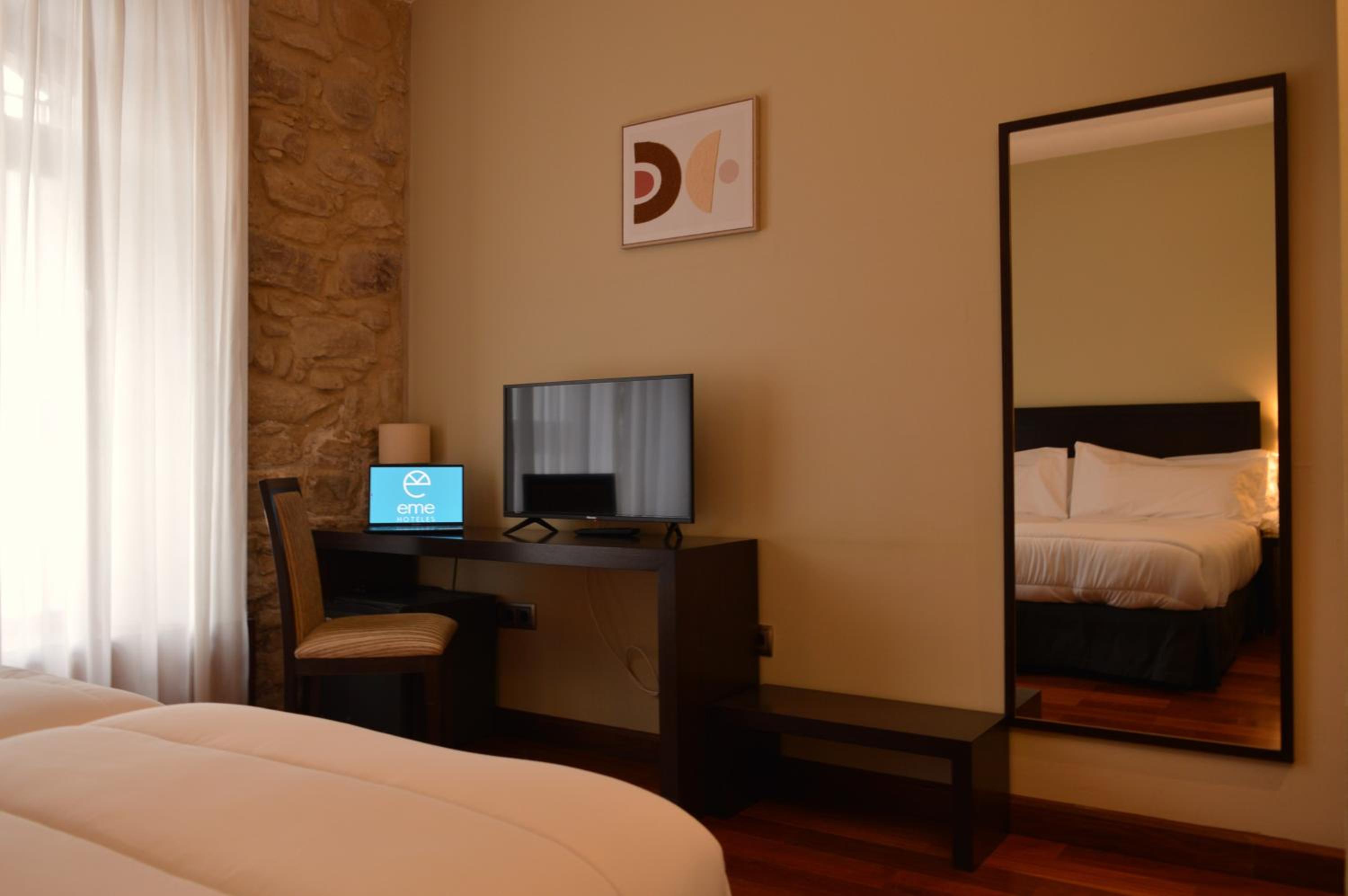 Twin Room - Photo 7