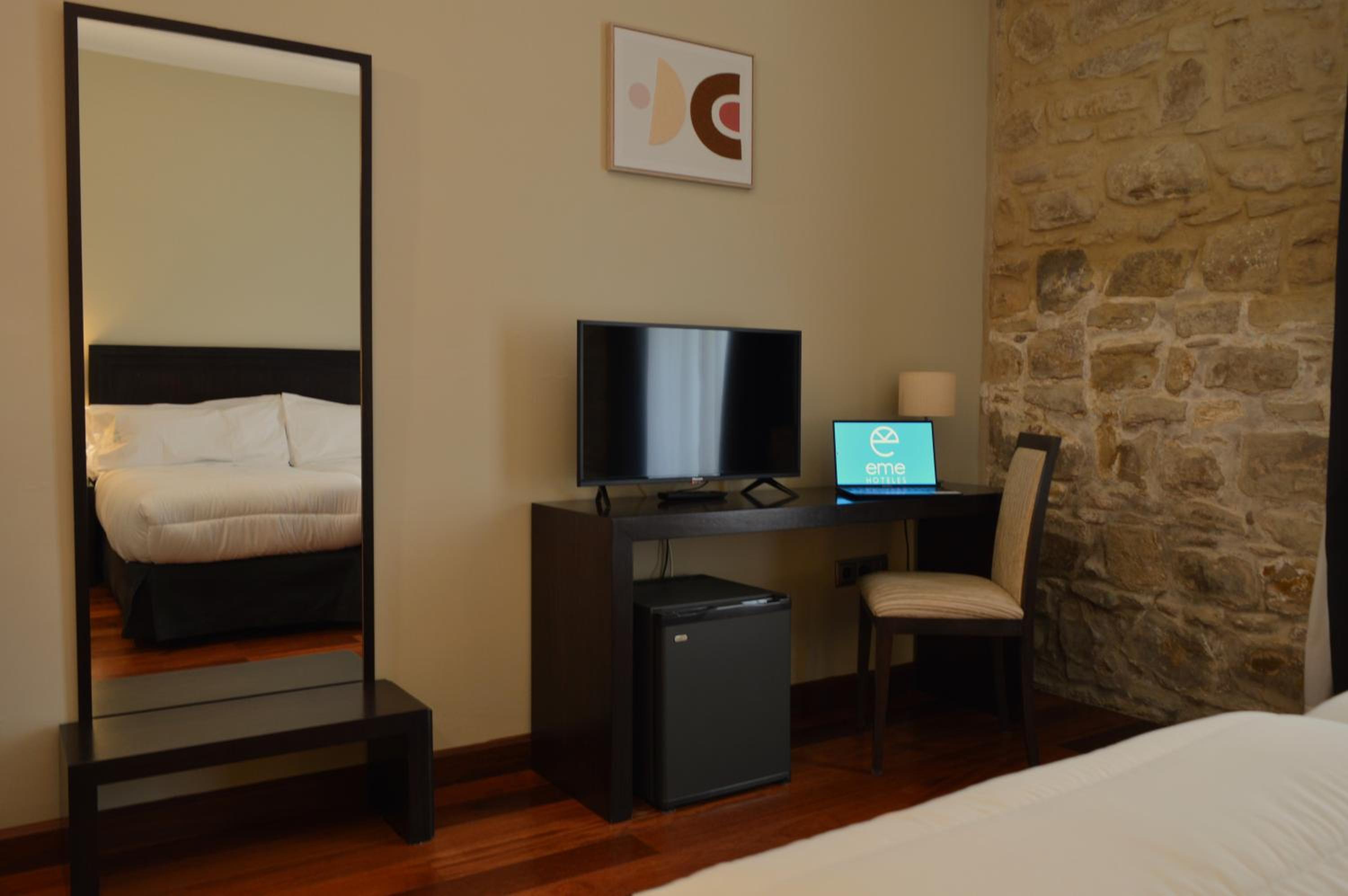 Twin Room - Photo 9