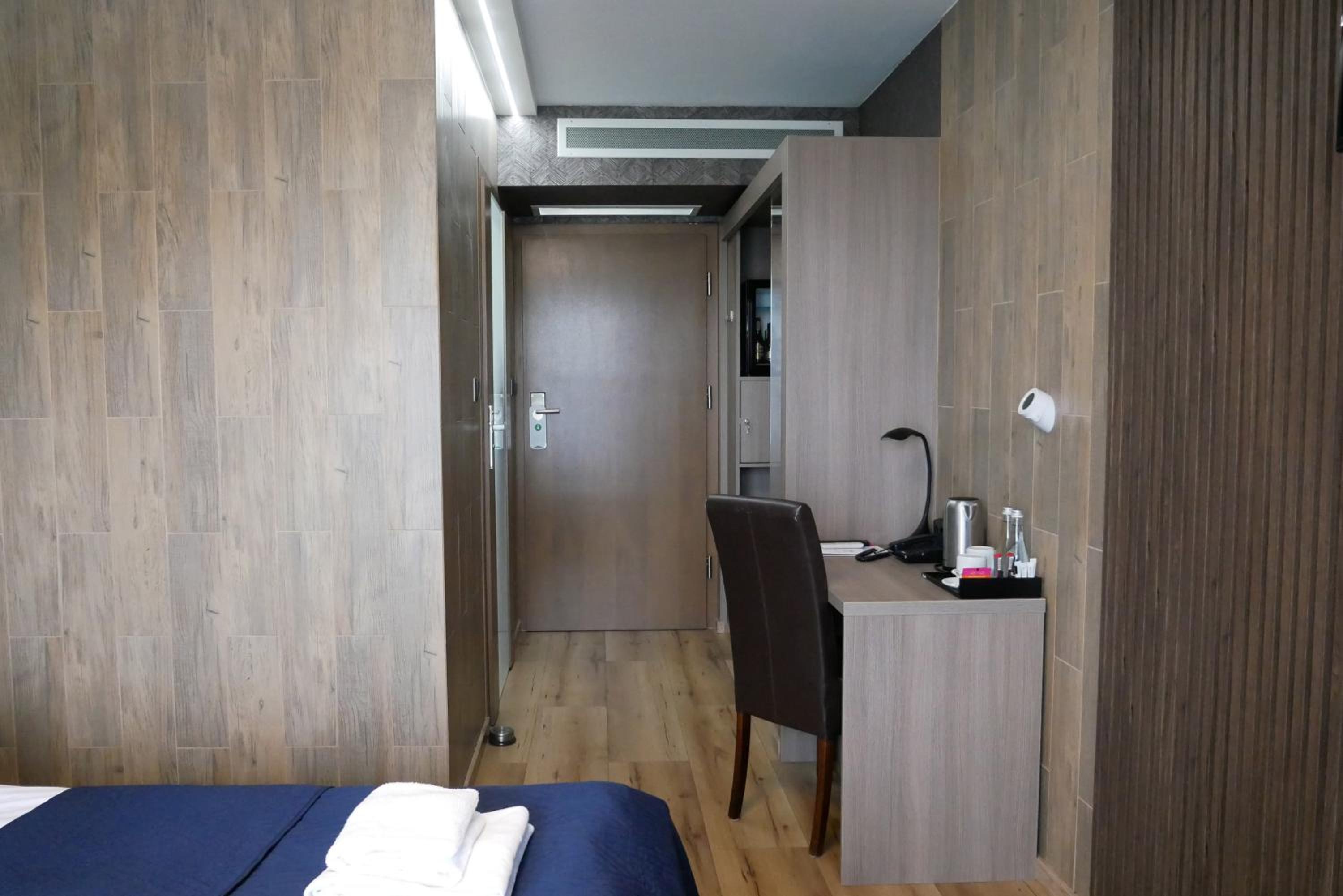 Double Room - Photo 4