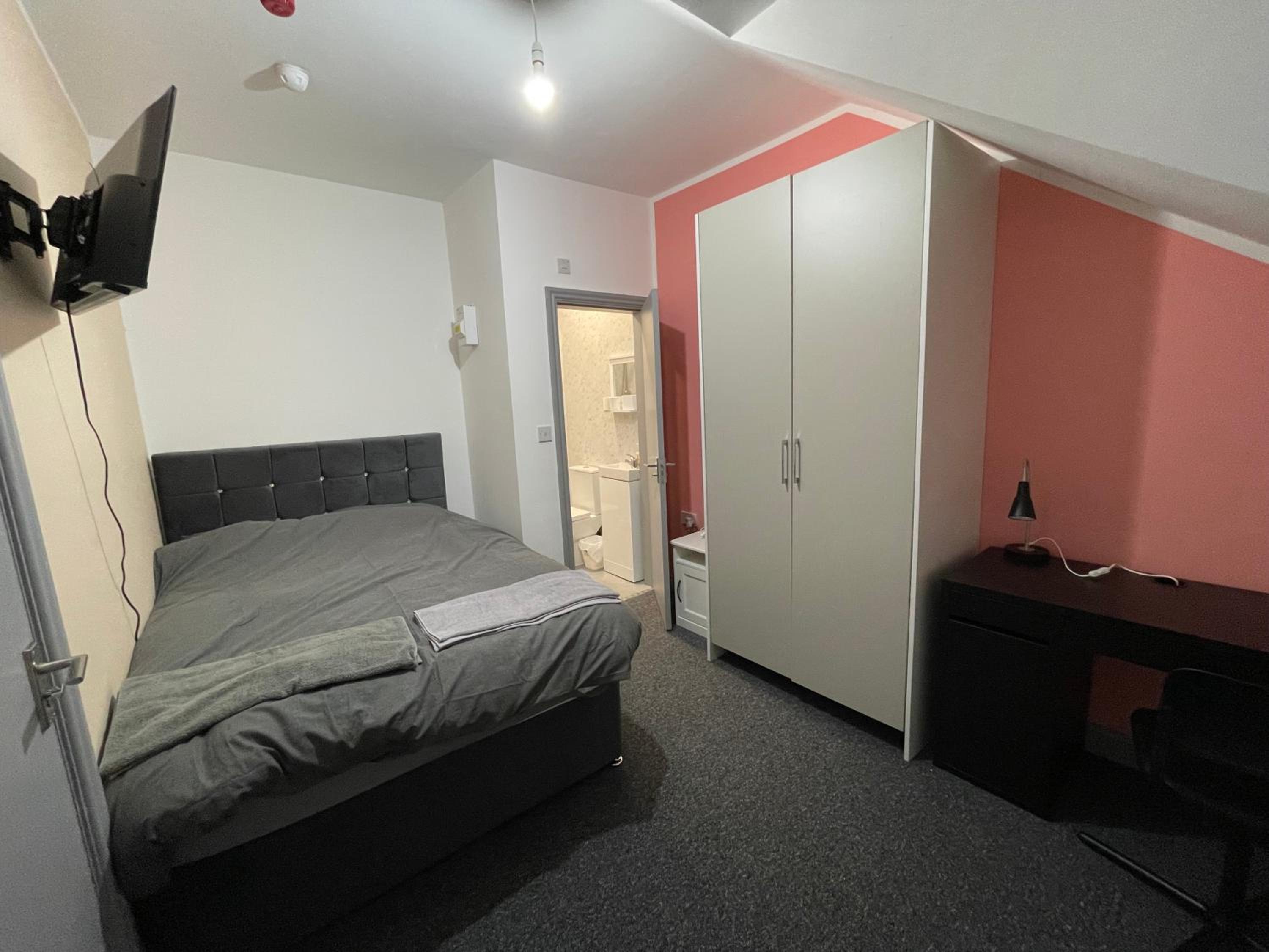 Double Room With Private Bathroom