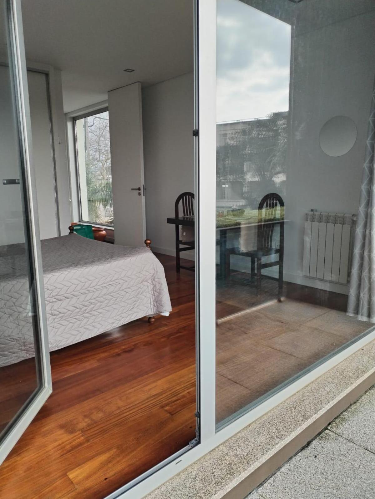 Double Room with Shared Bathroom photo 3