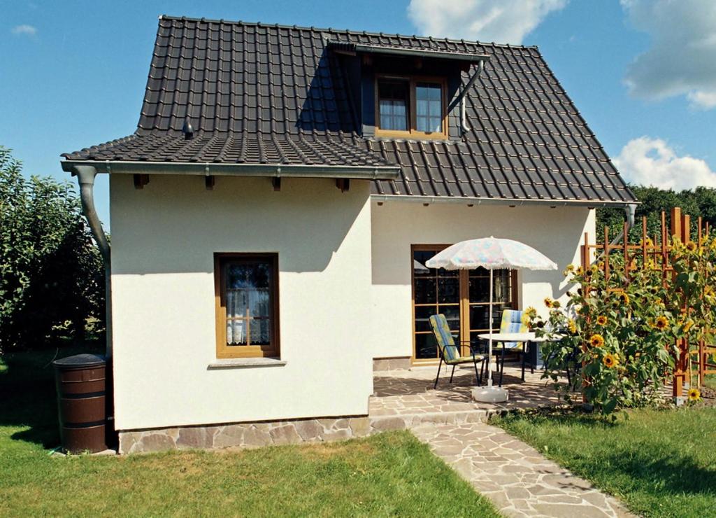 Two-Bedroom House photo 2