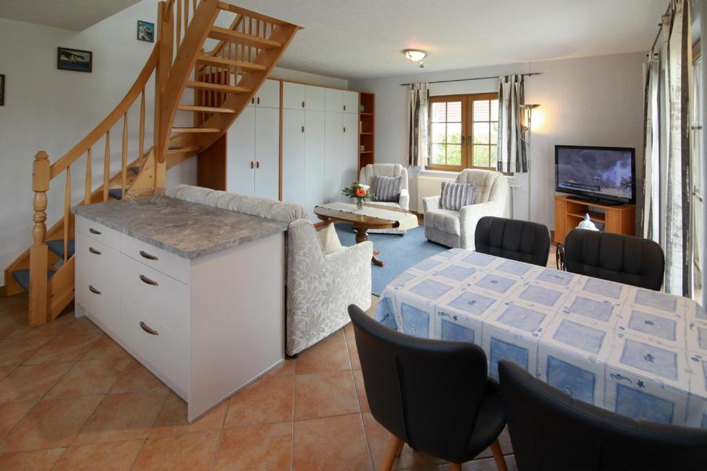 Two-Bedroom House photo 3