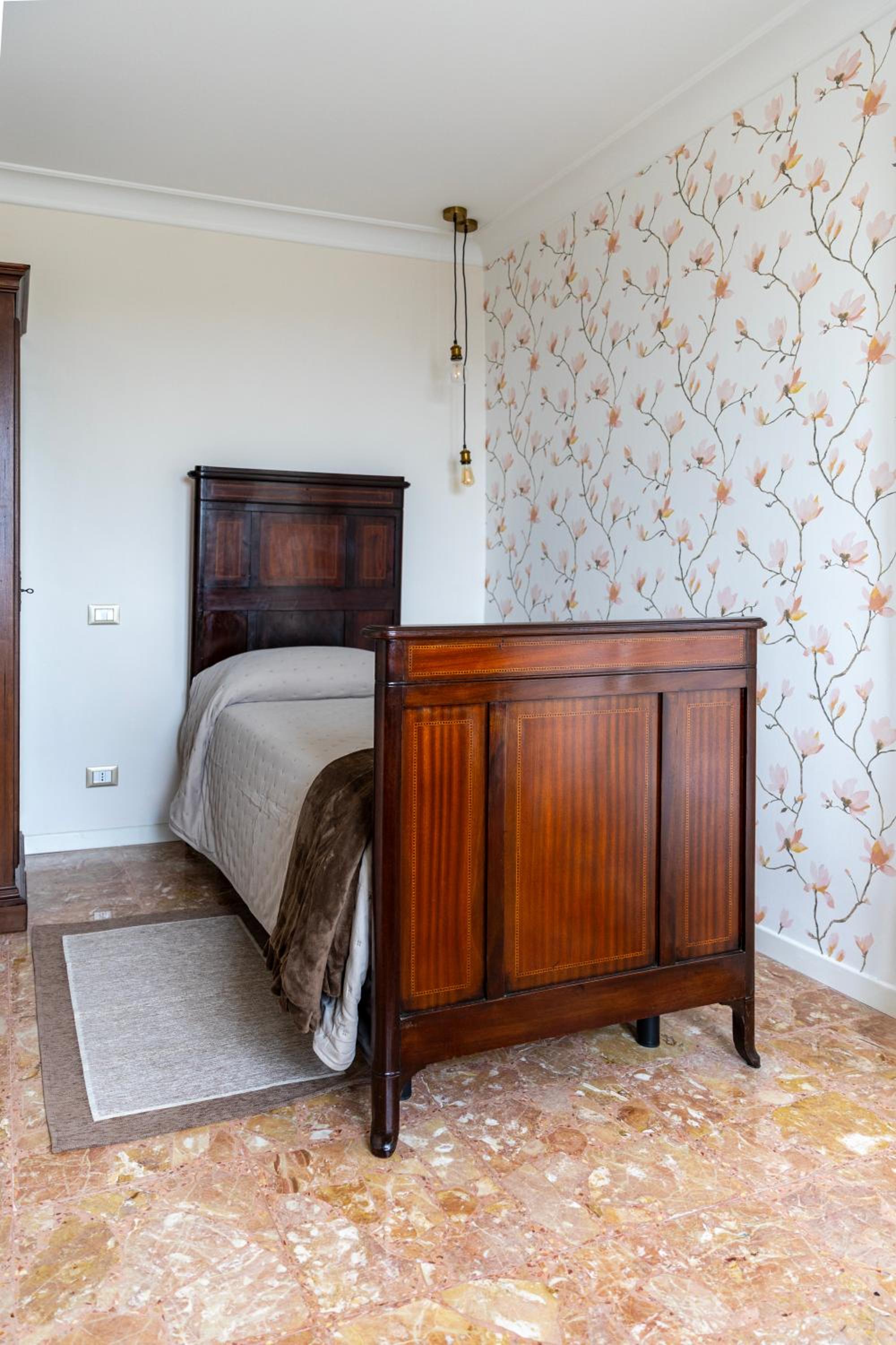 Deluxe Single Room photo 3