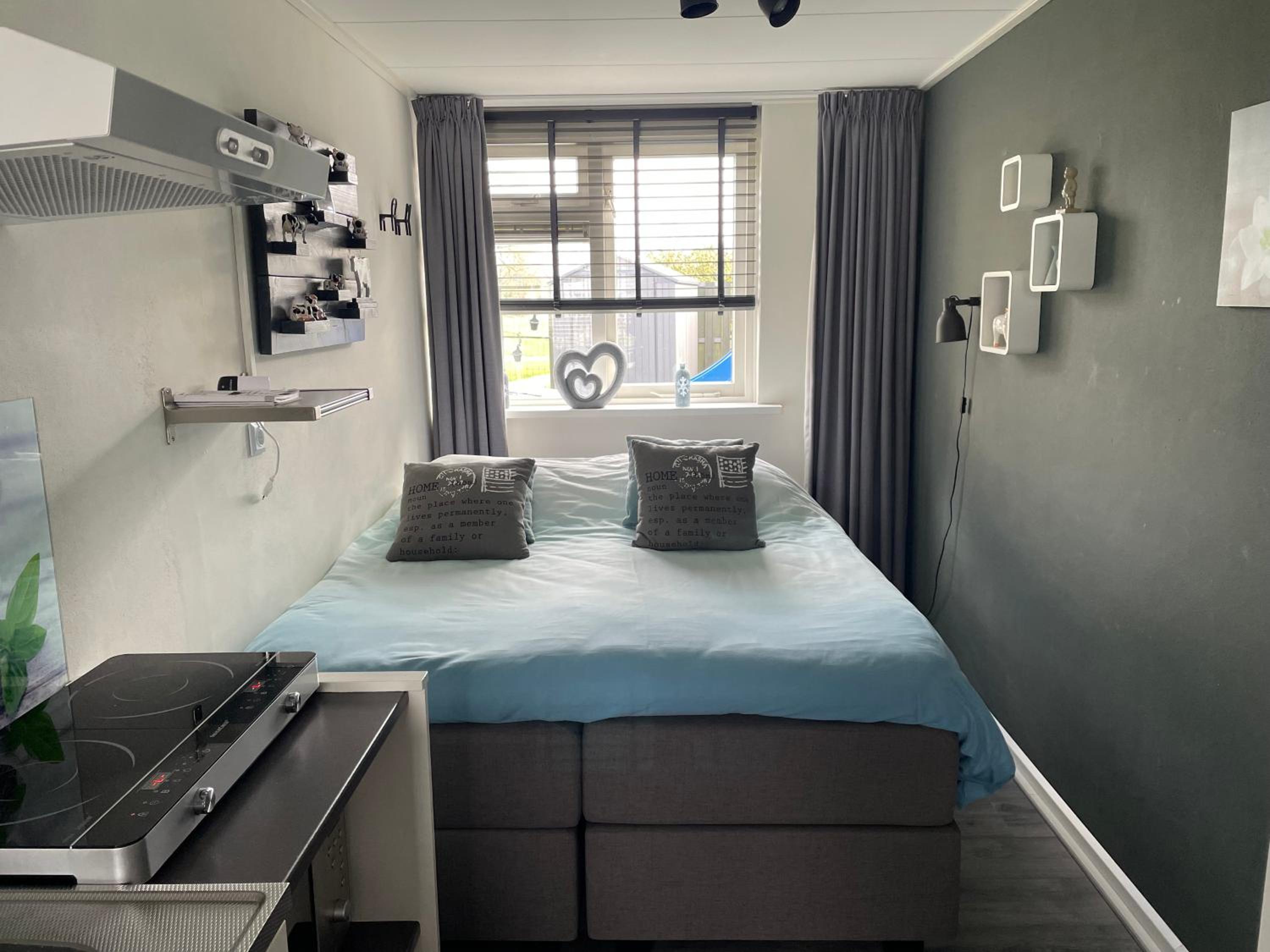 Three-Bedroom House - Photo 4