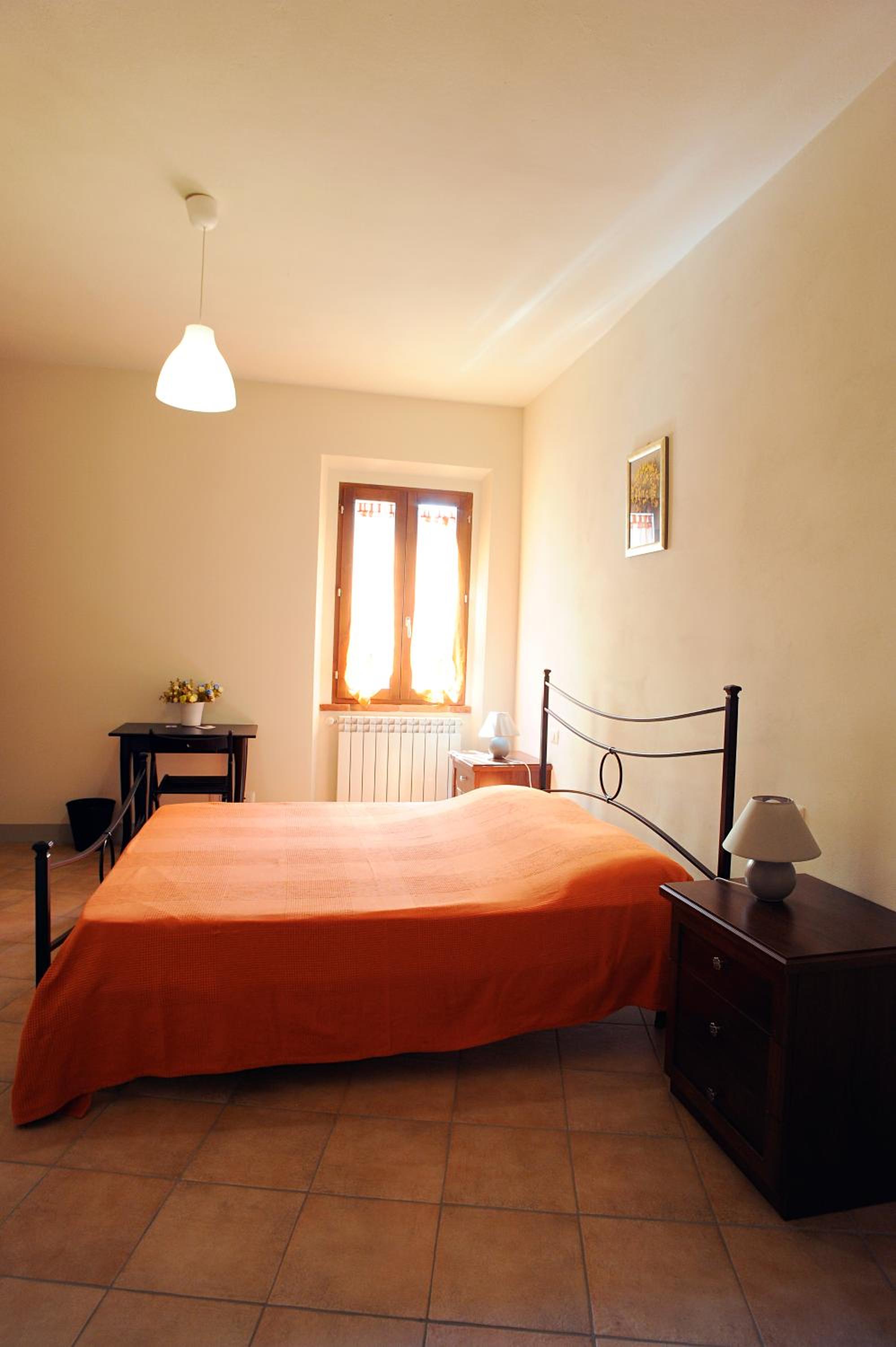 One-Bedroom Apartment - Photo 3