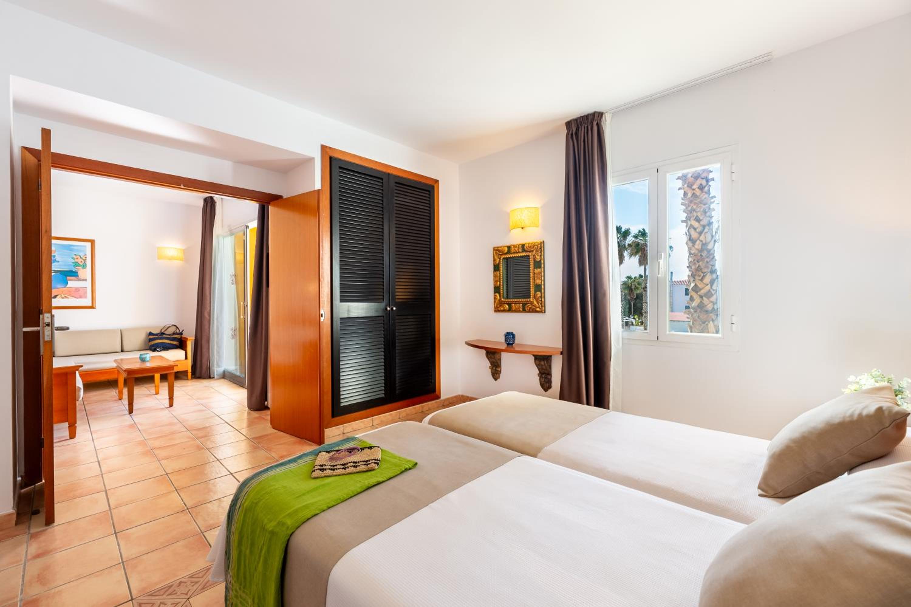 One-Bedroom Apartment - Photo 4