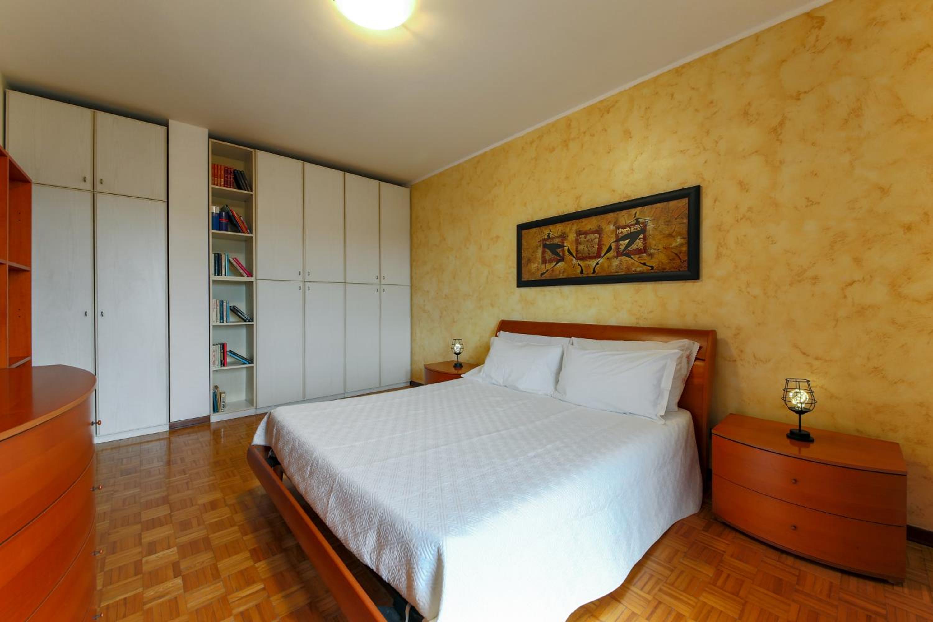 One-Bedroom Apartment photo 3