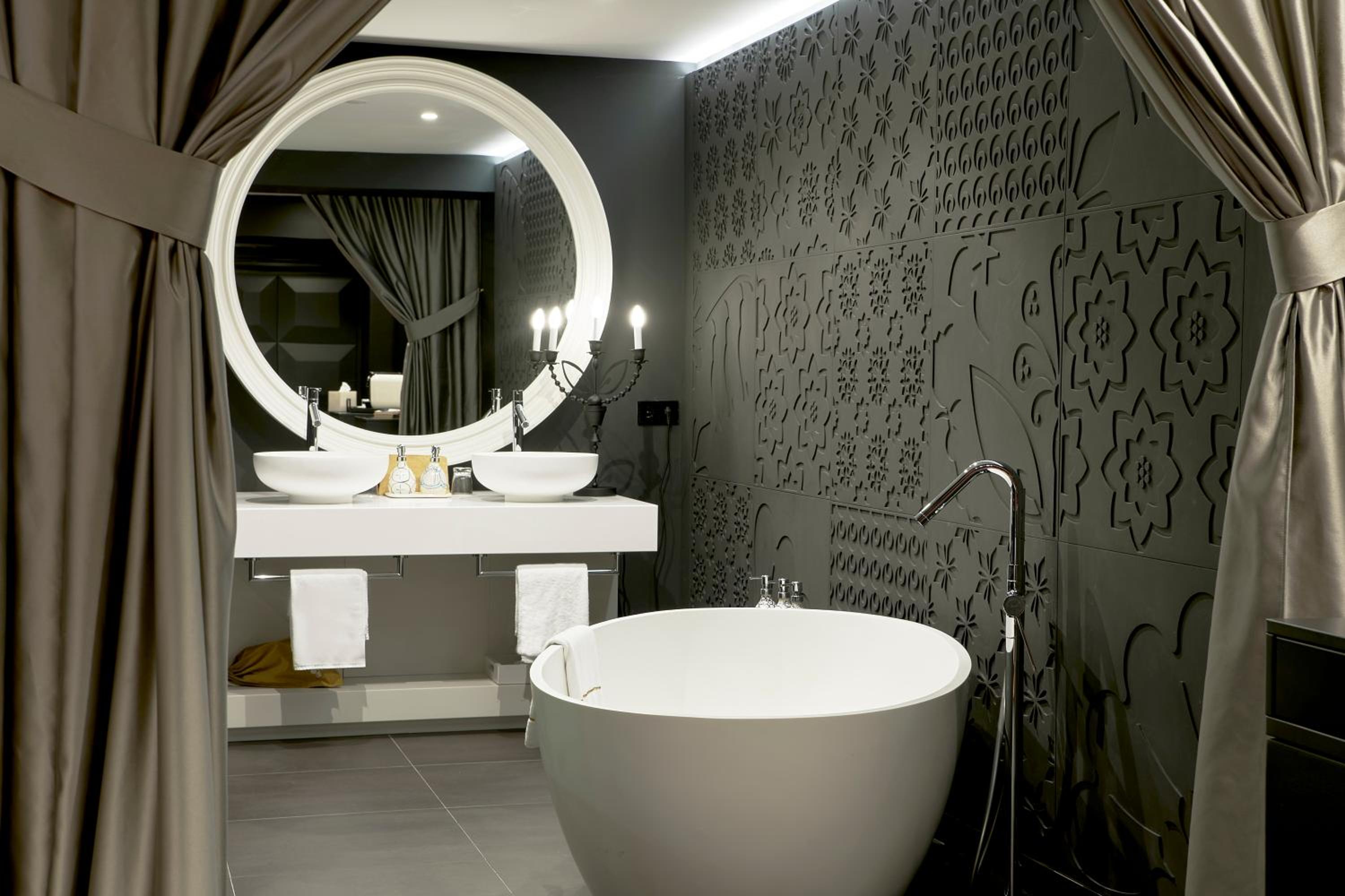 Naughty Suite photo 3