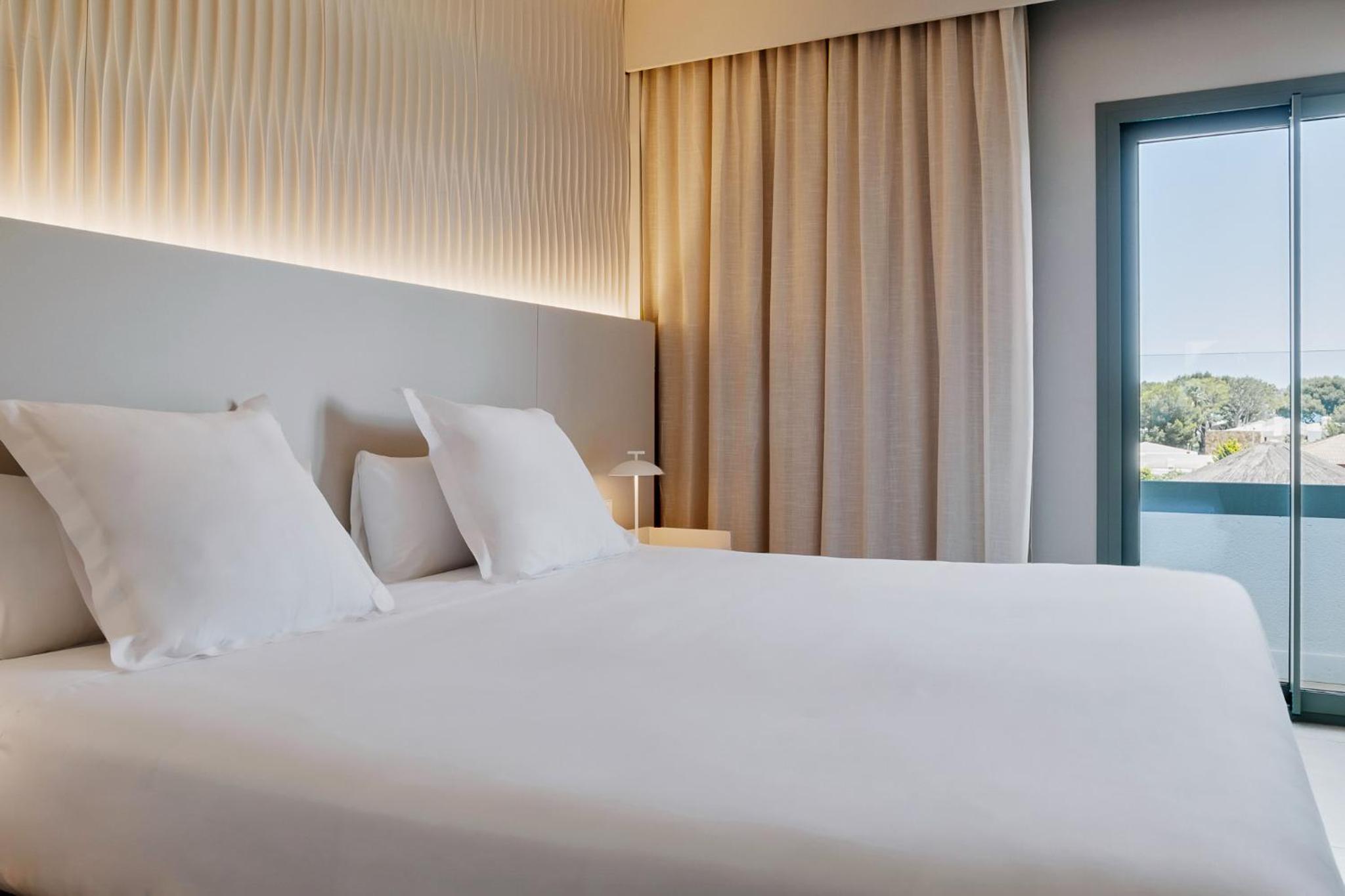 One bedroom suite with balcony  - Photo 8