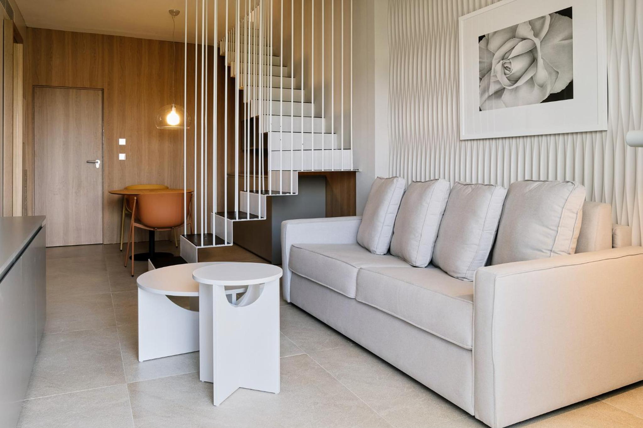 One Bedroom Suite with Hot Tub at Penthouse - Photo 11