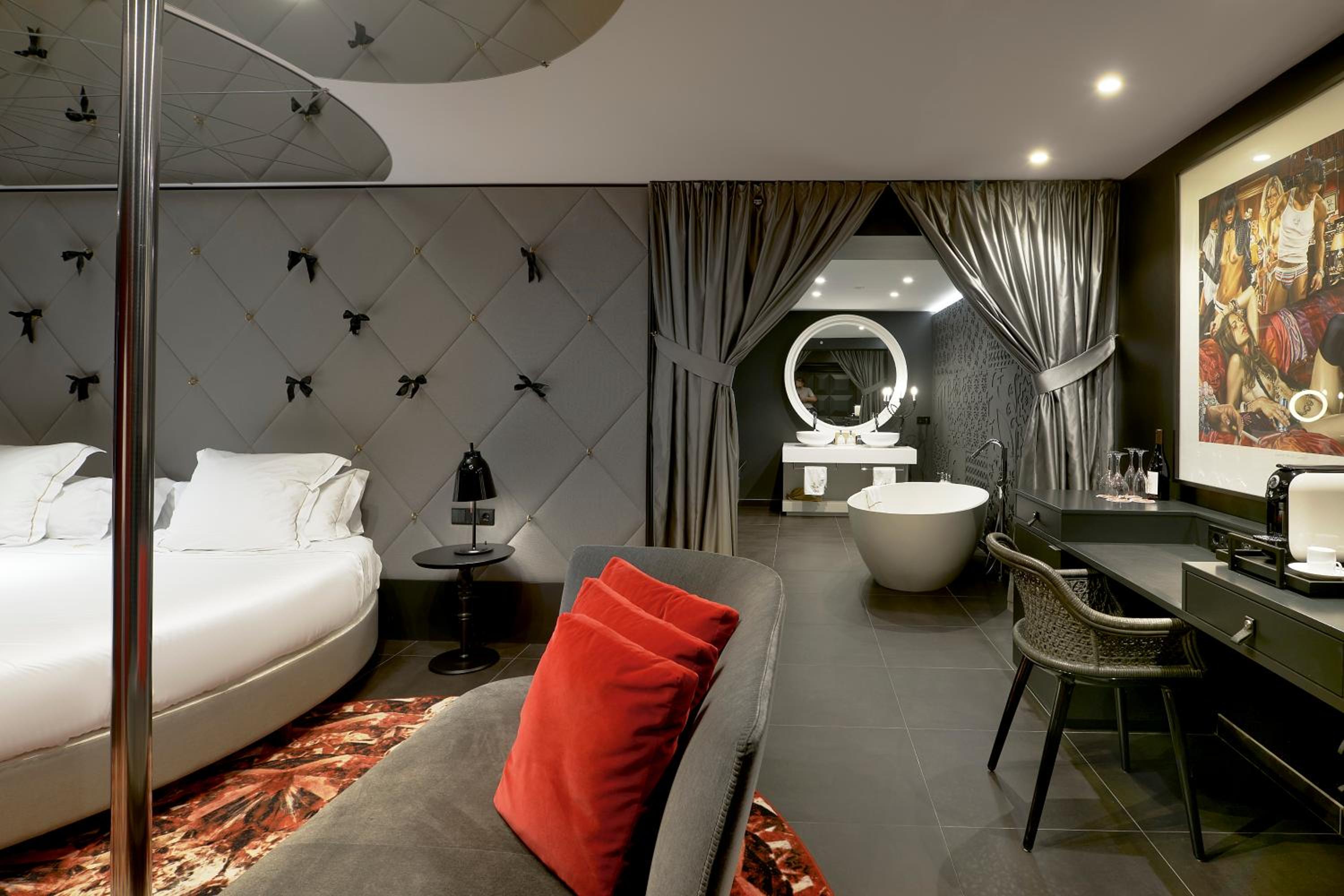 Naughty Suite photo 2