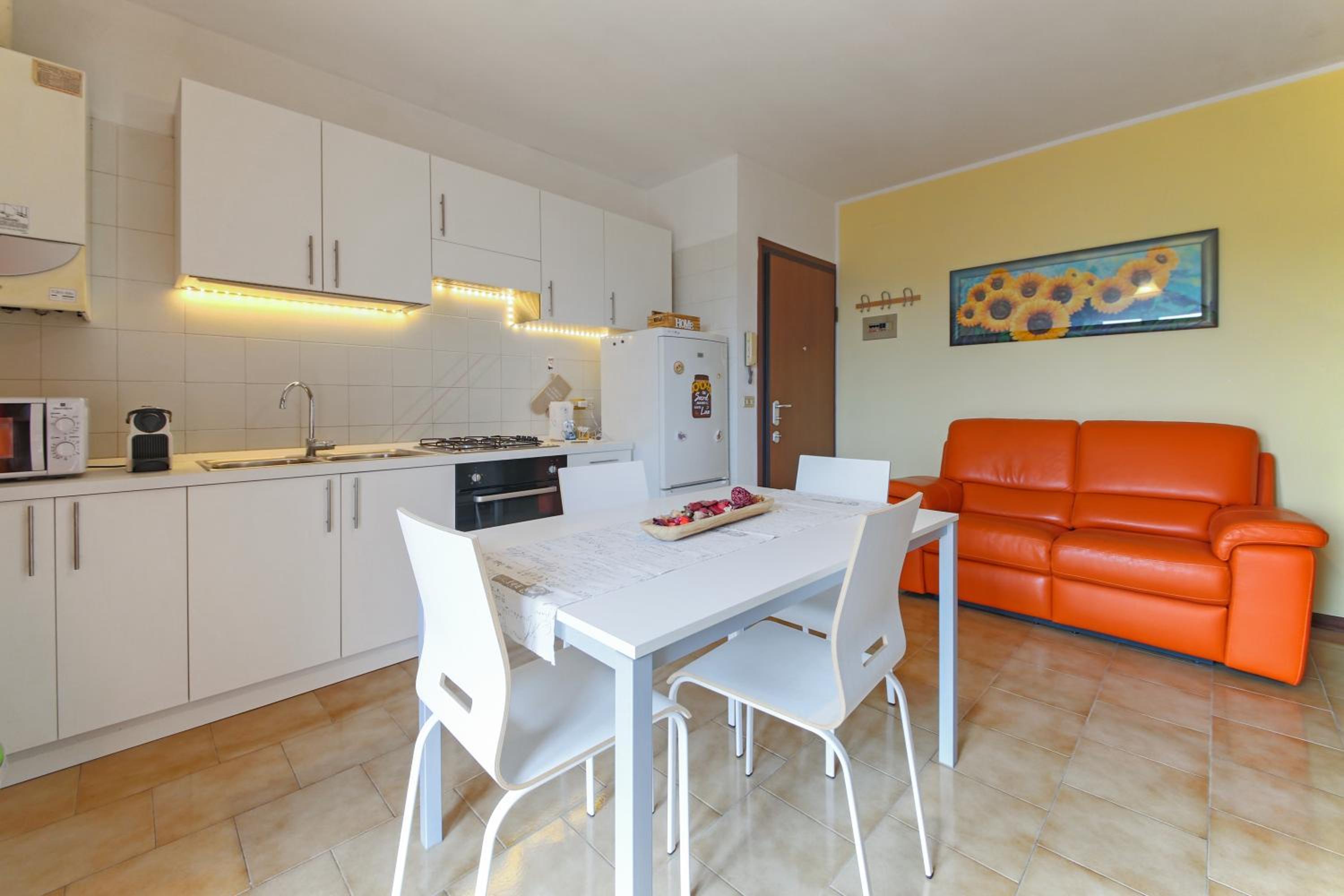 One-Bedroom Apartment photo 2
