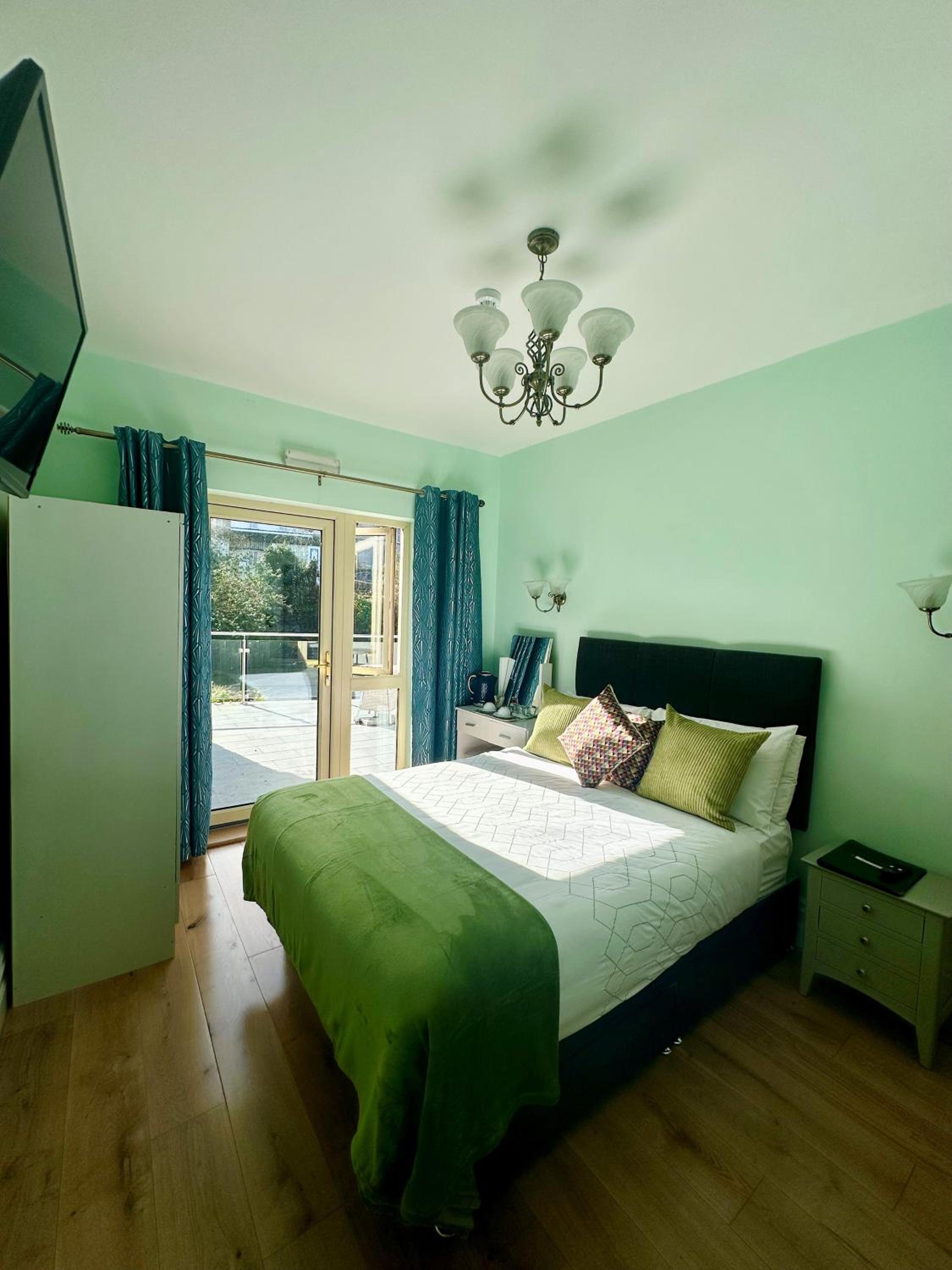 Deluxe Double Room - Photo 17