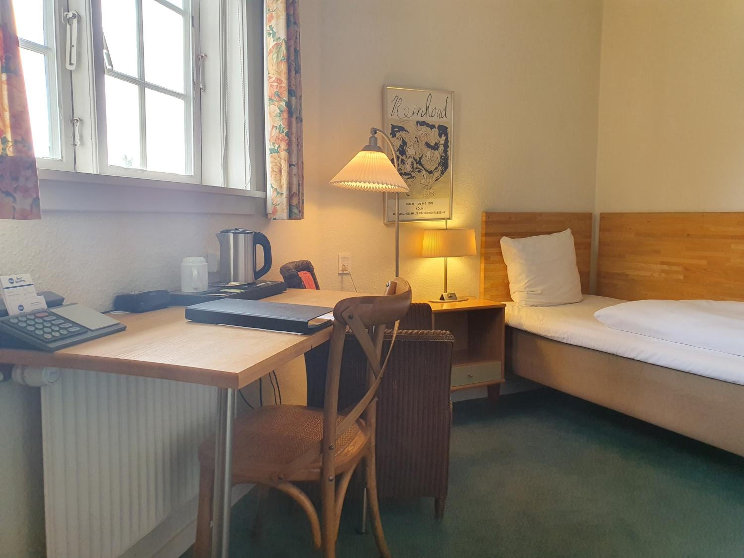 Small Single Room photo 2