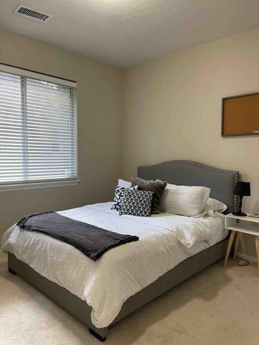 Four-Bedroom House photo 3
