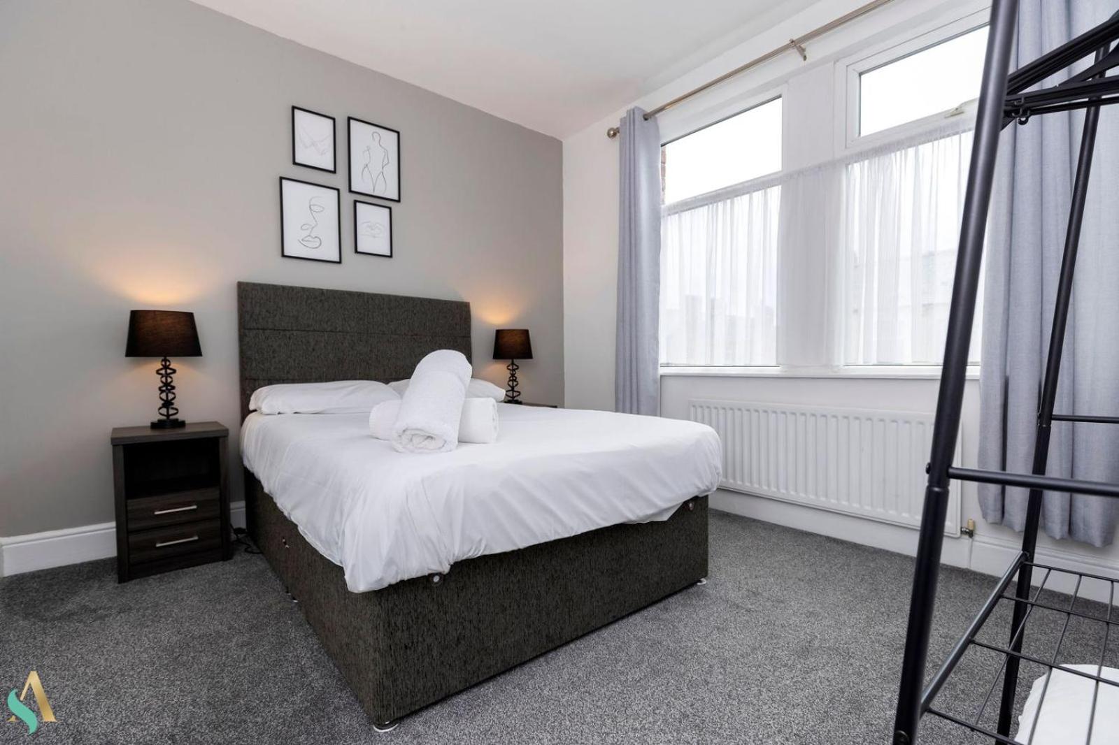 Three-Bedroom House photo 1