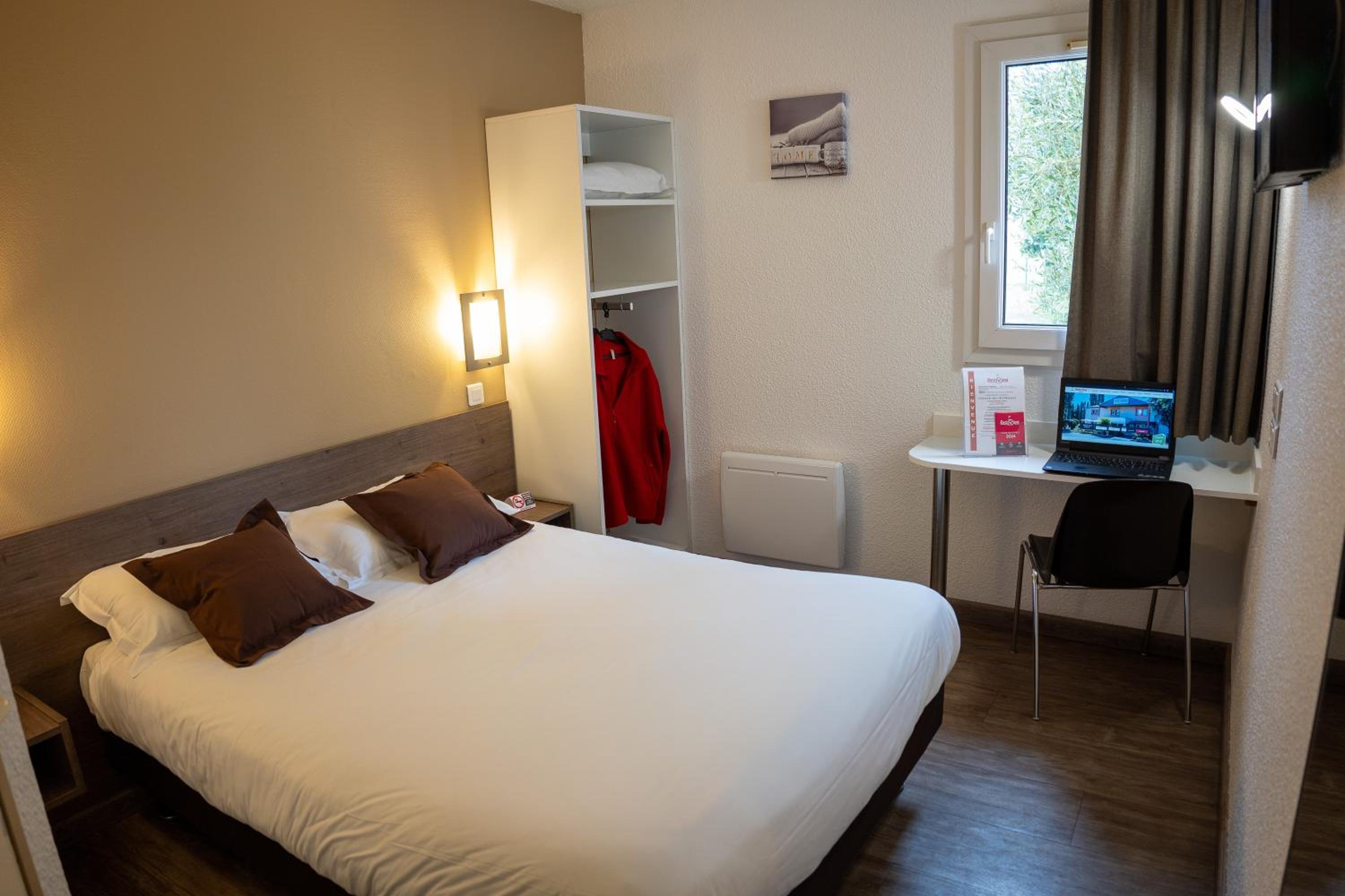 Double Room with Air-Conditioning - Photo 5