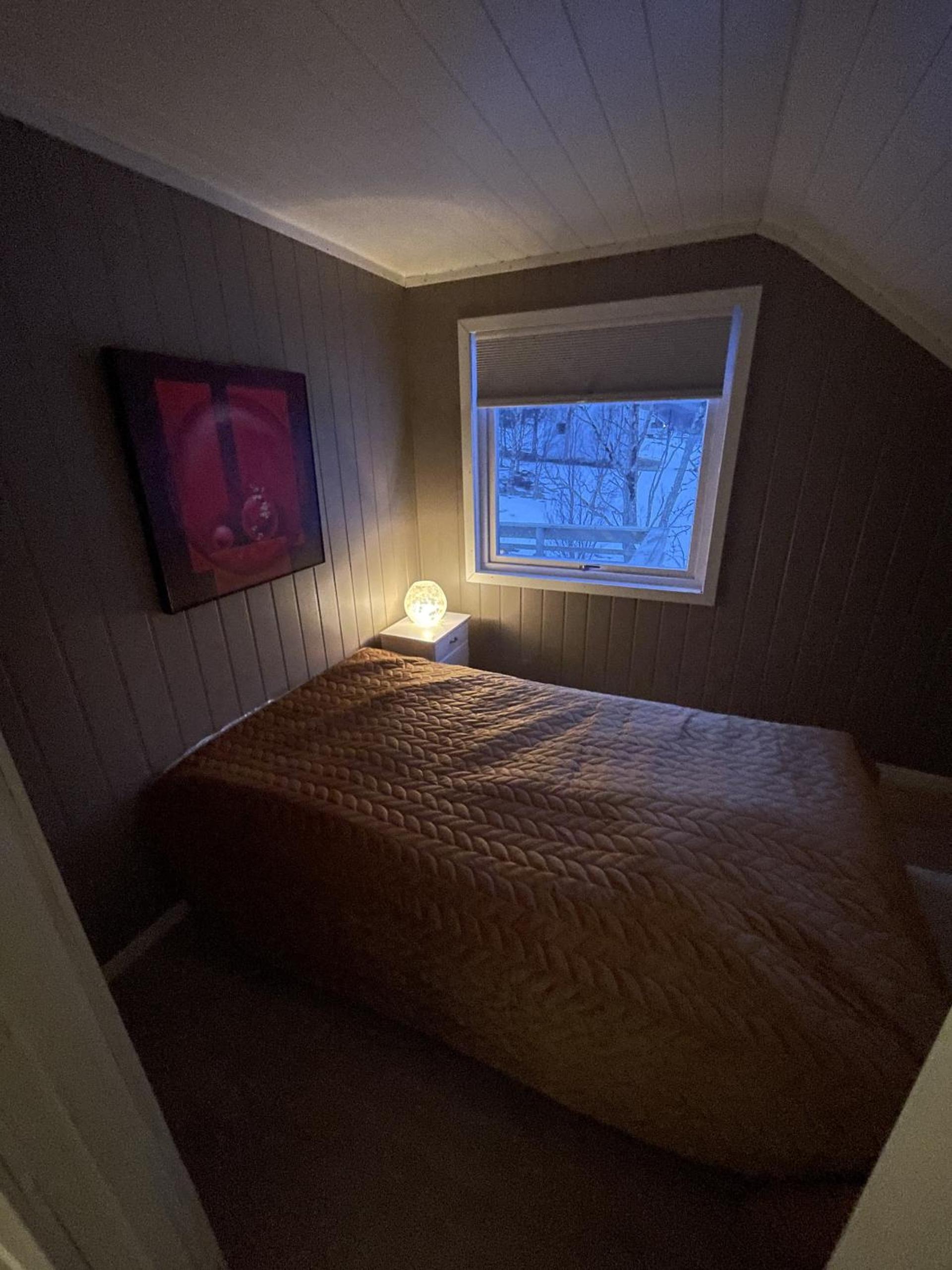 Three-Bedroom House photo 2