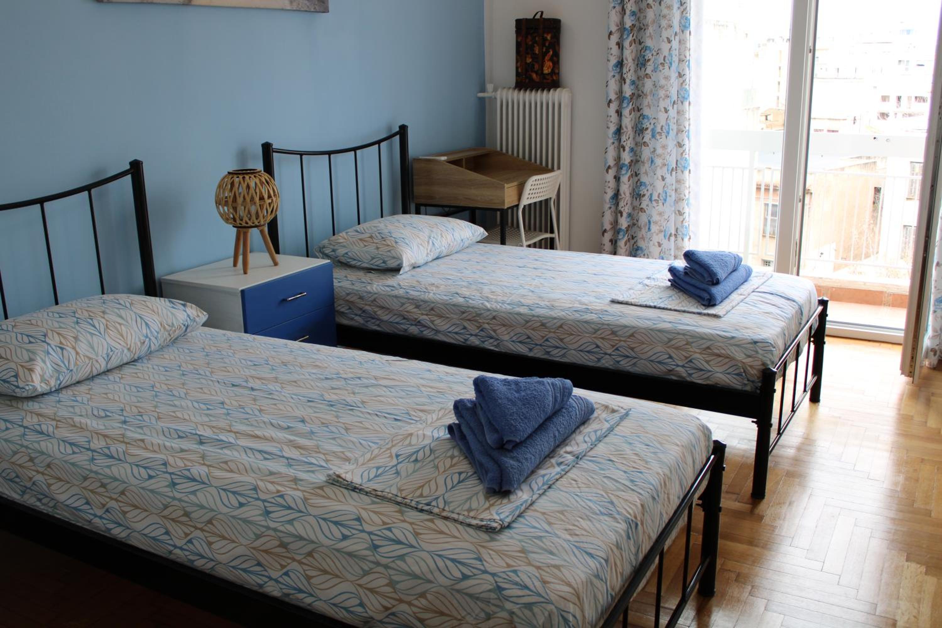 Standard Twin Room With Shared Bathroom