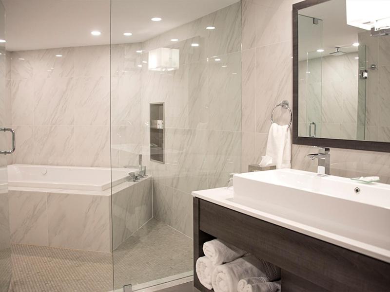 Luxury Deluxe Suite - Photo 4