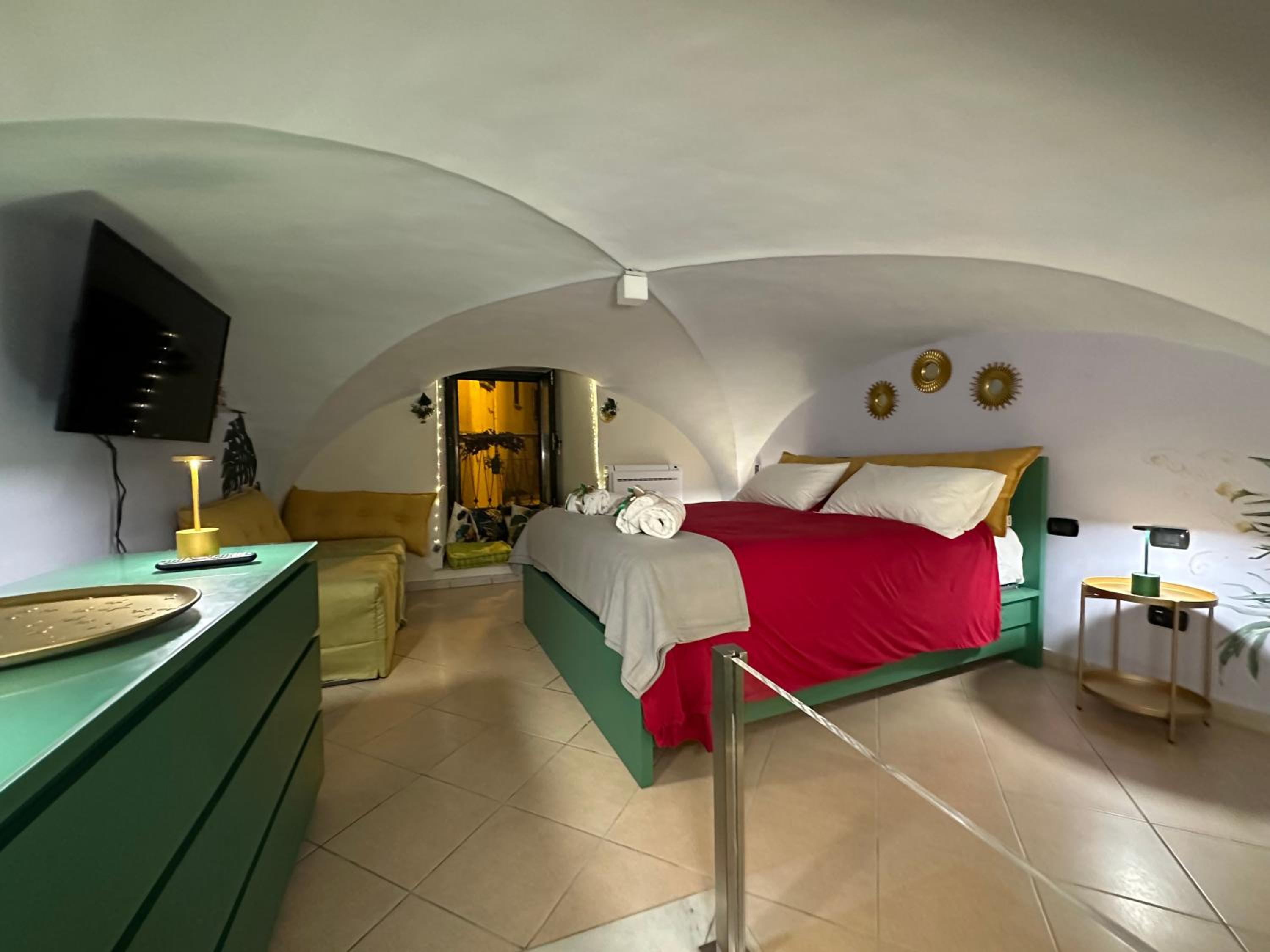 One-Bedroom Apartment