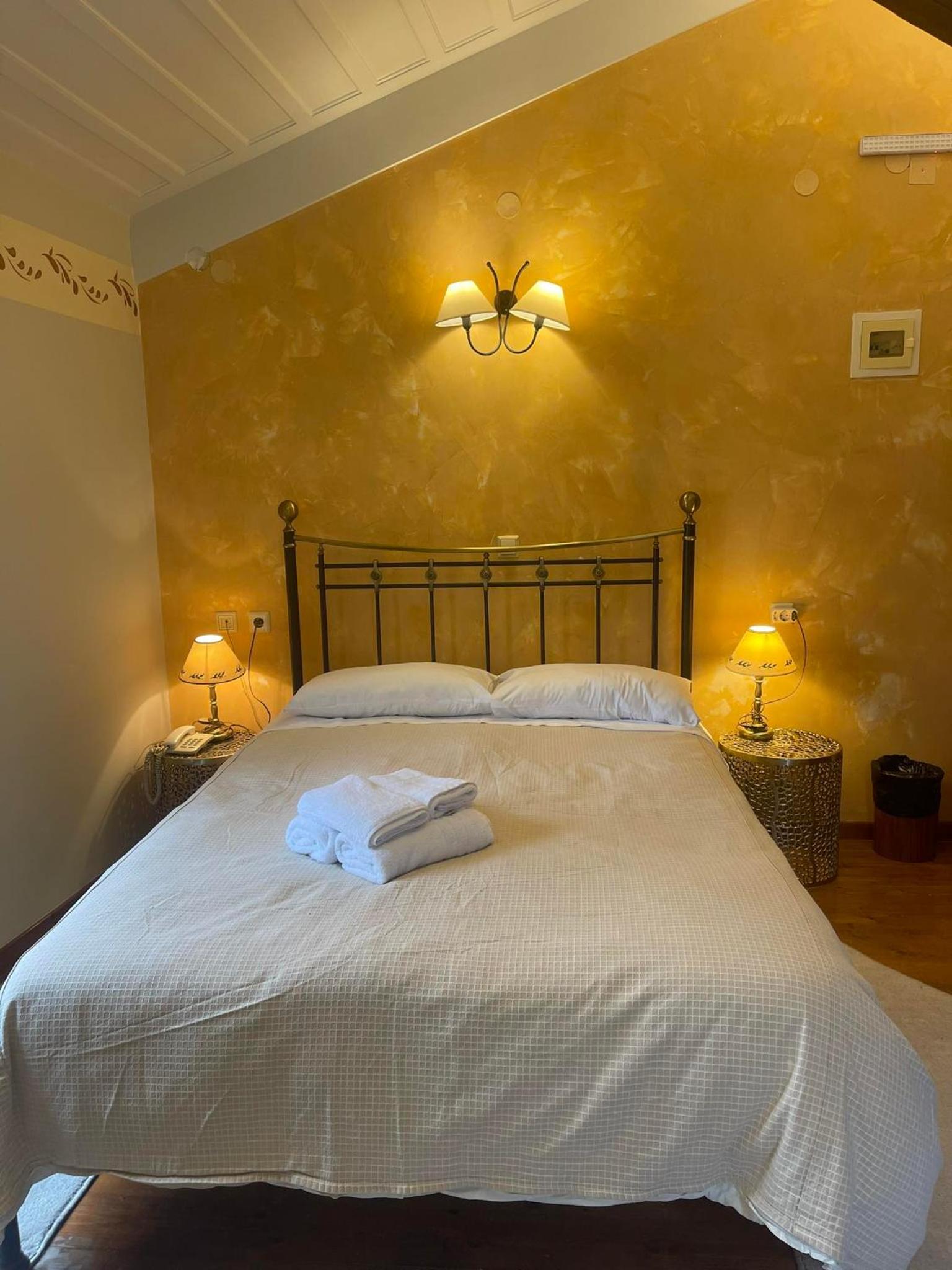Double Room - Attic - Photo 3